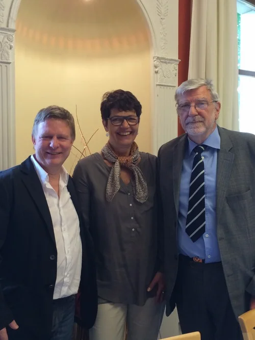 De gauche à droite : Monsieur Eric Emery (nouveau Président de l'ABCGe), Madame Chantal Carrier (Secrétaire patronale de l'Association) et Monsieur Jean-Charles Ruckstuhl (Président sortant).