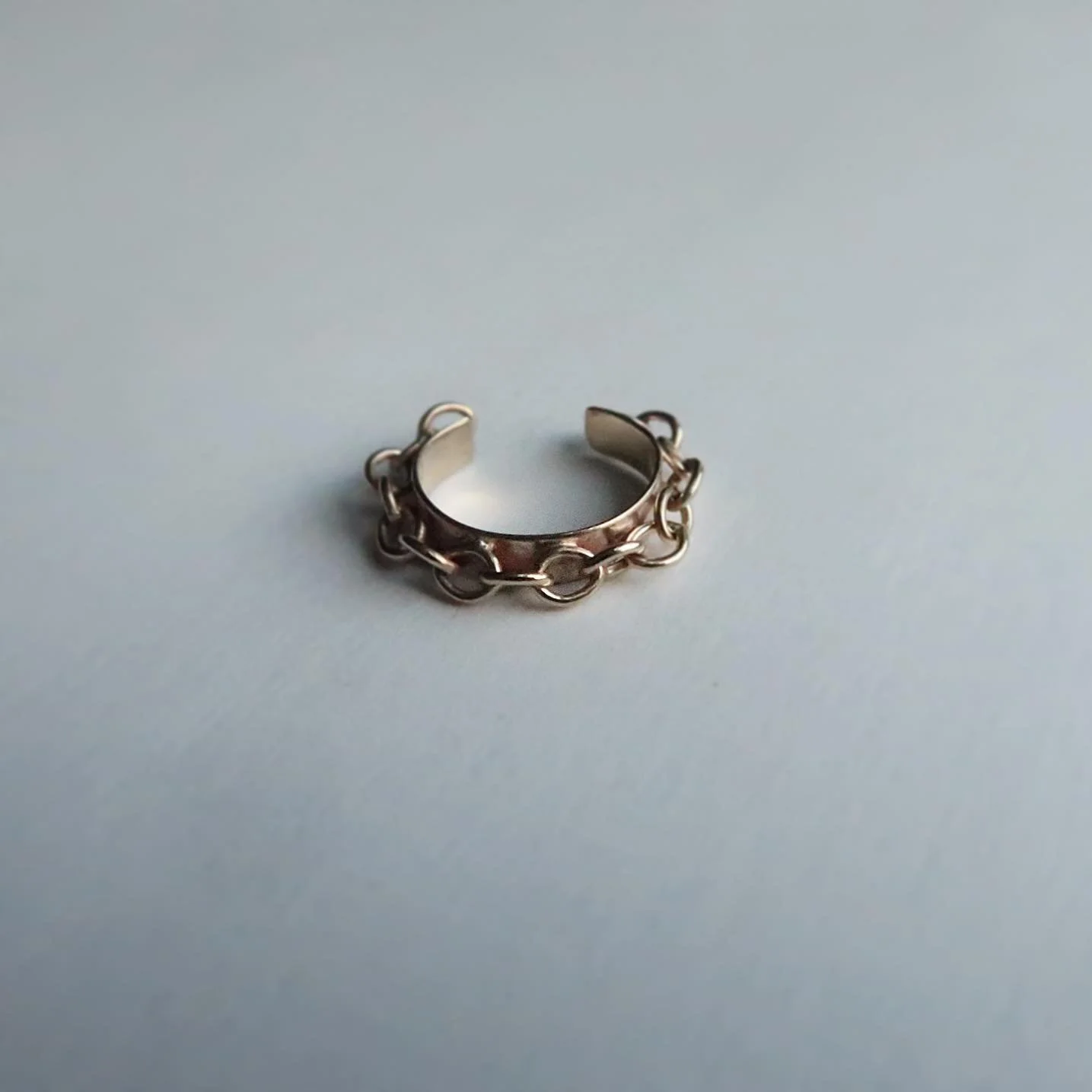 Custom gold chain conch ear cuff. ⛓️

[I can&rsquo;t help but add a song that references the image, I think I&rsquo;ve been watching too much homes under the hammer]
