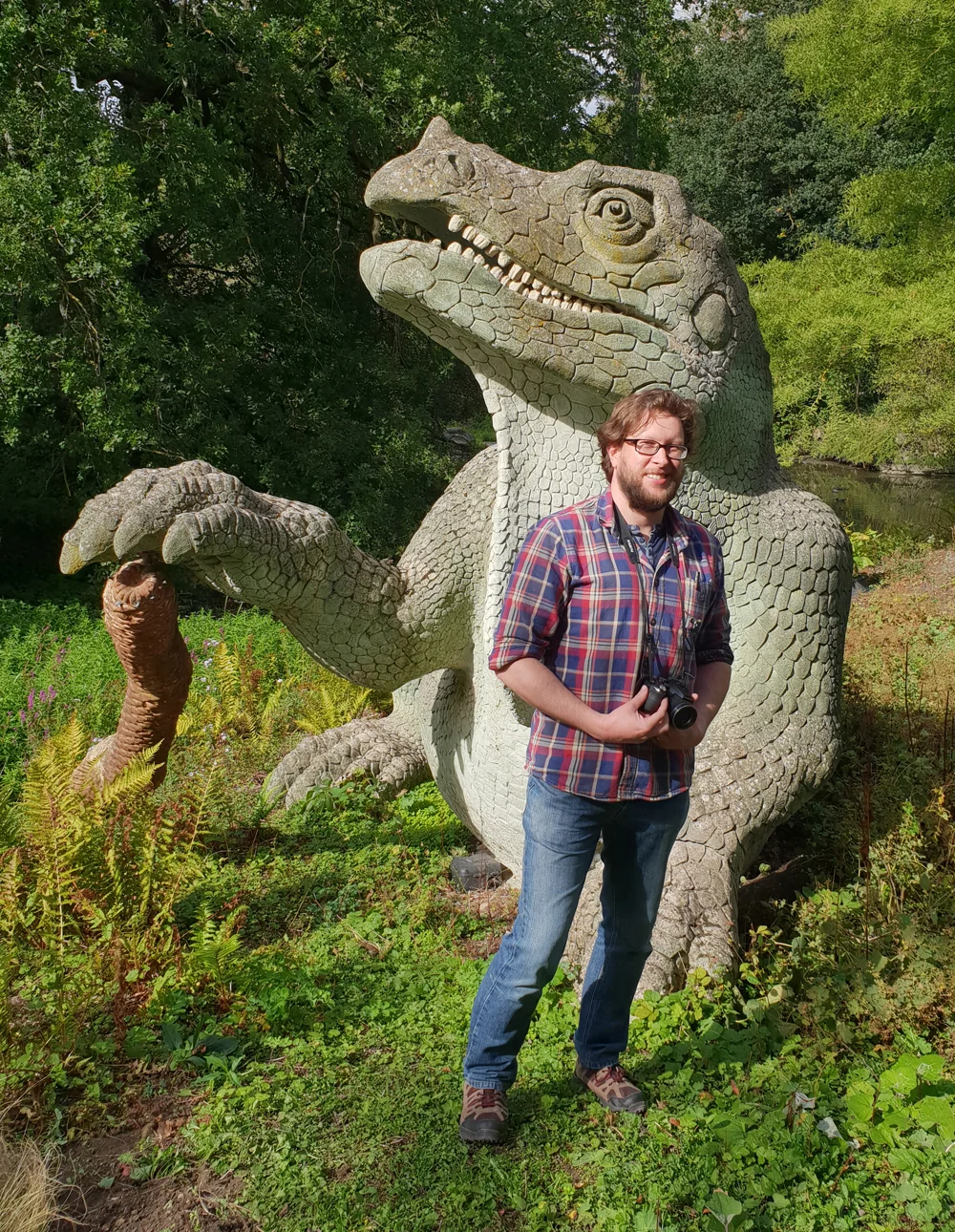 CP-Sept-2018-Darren-and-Iguanodon-1000-px-tiny-Dec-2018-Darren-Naish-Tetrapod-Zoology.jpg