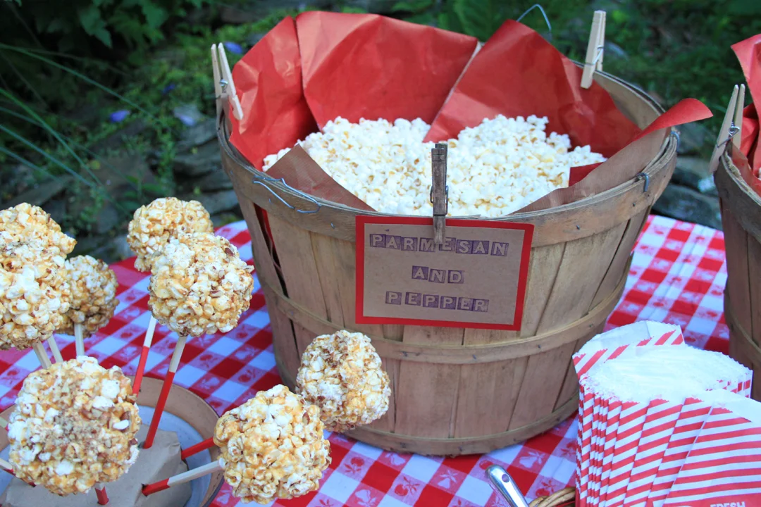Parmeson and Cracked Pepper Popcorn