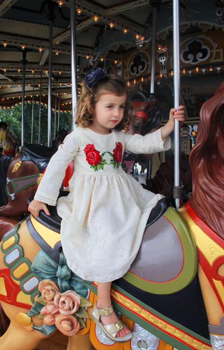 How to make this red rose dress // Life is Made with Katie Miles // www.lifeismade.com