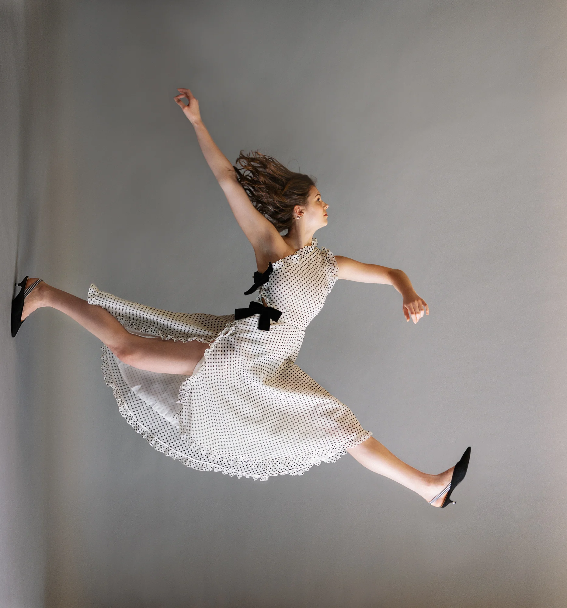 Anica Falling_0367-bkgd edit.jpg