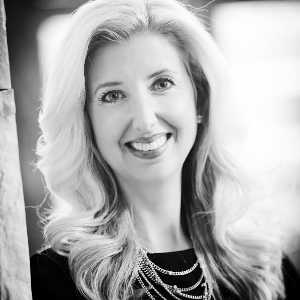 Traci Fenton is the Founder and CEO of WorldBlu, which has a vision of seeing one billion people living, leading and working in freedom-centered and democratic organizations worldwide. WorldBlu was founded in 1997 and is the largest global network of companies committed to freedom and democracy in the workplace, with clients in over 80 countries globally representing over $30 billion in annual revenue. Traci was recently recognized by Inc. Magazine as a Top 50 Leadership Thinker, along with other world-class leaders such as Dan Pink, Brene Brown, Simon Sinek, and Marshall Goldsmith. Traci developed the groundbreaking Freedom at Work™ model as well as the Freedom-Centered Leader™ certification programs and frequently coaches and consults with leaders of companies worldwide working to embrace a more freedomcentered model. Traci also developed the lifechangingThe Power Question™ Process. Research shows that the Freedom at Work™ organizational design and leadership model that WorldBlu teaches delivers on average a staggering 103% revenue growth (compared to the S&P Index’s 15% growth) over a three-year period for freedom-centered companies. Follow her: @tracifenton www.worldblu.com linkedin.com/in/tracilfenton