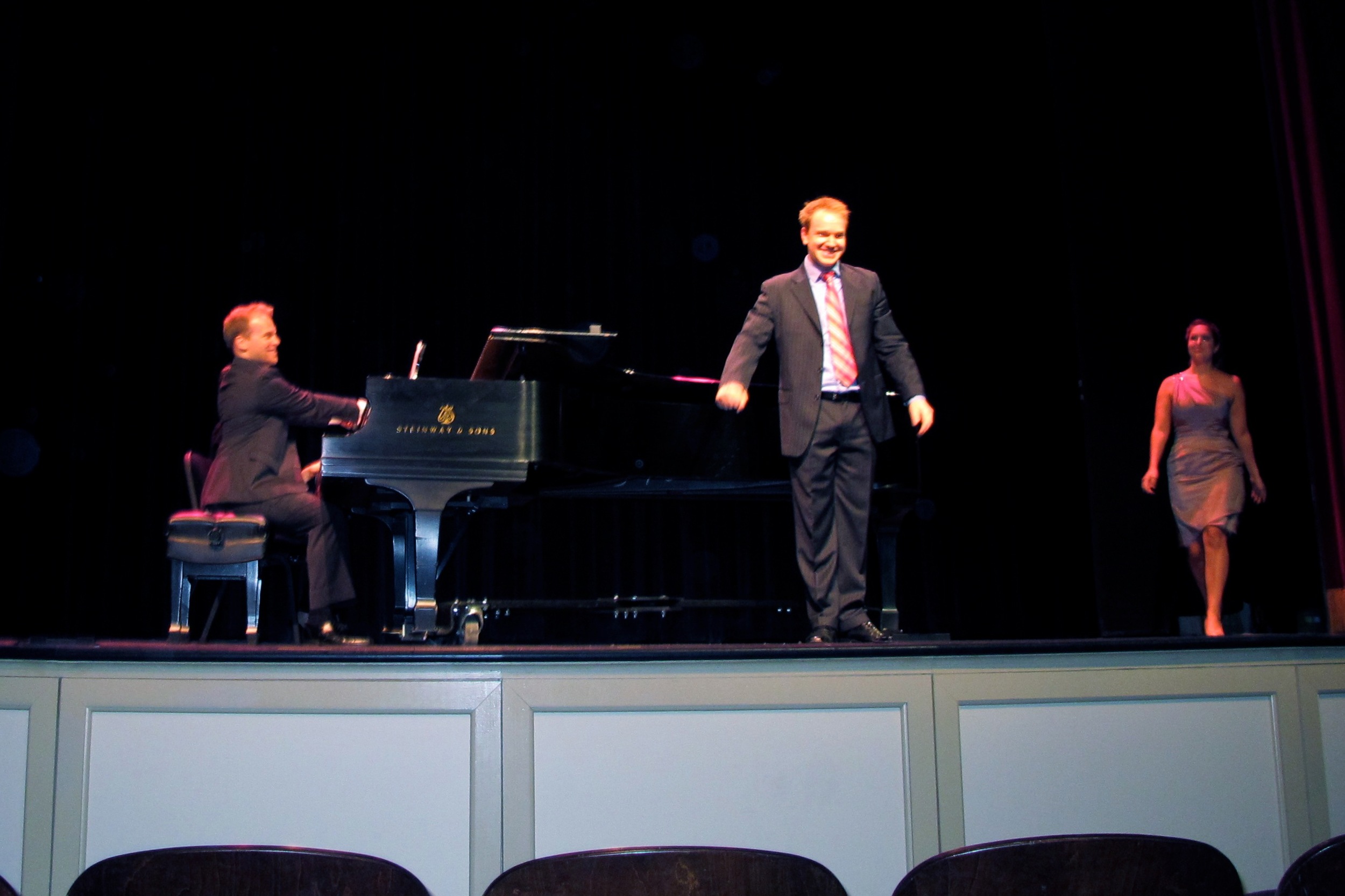 Jonathan Estabrooks arias and duets Opera in Williamsburg 2012.jpg