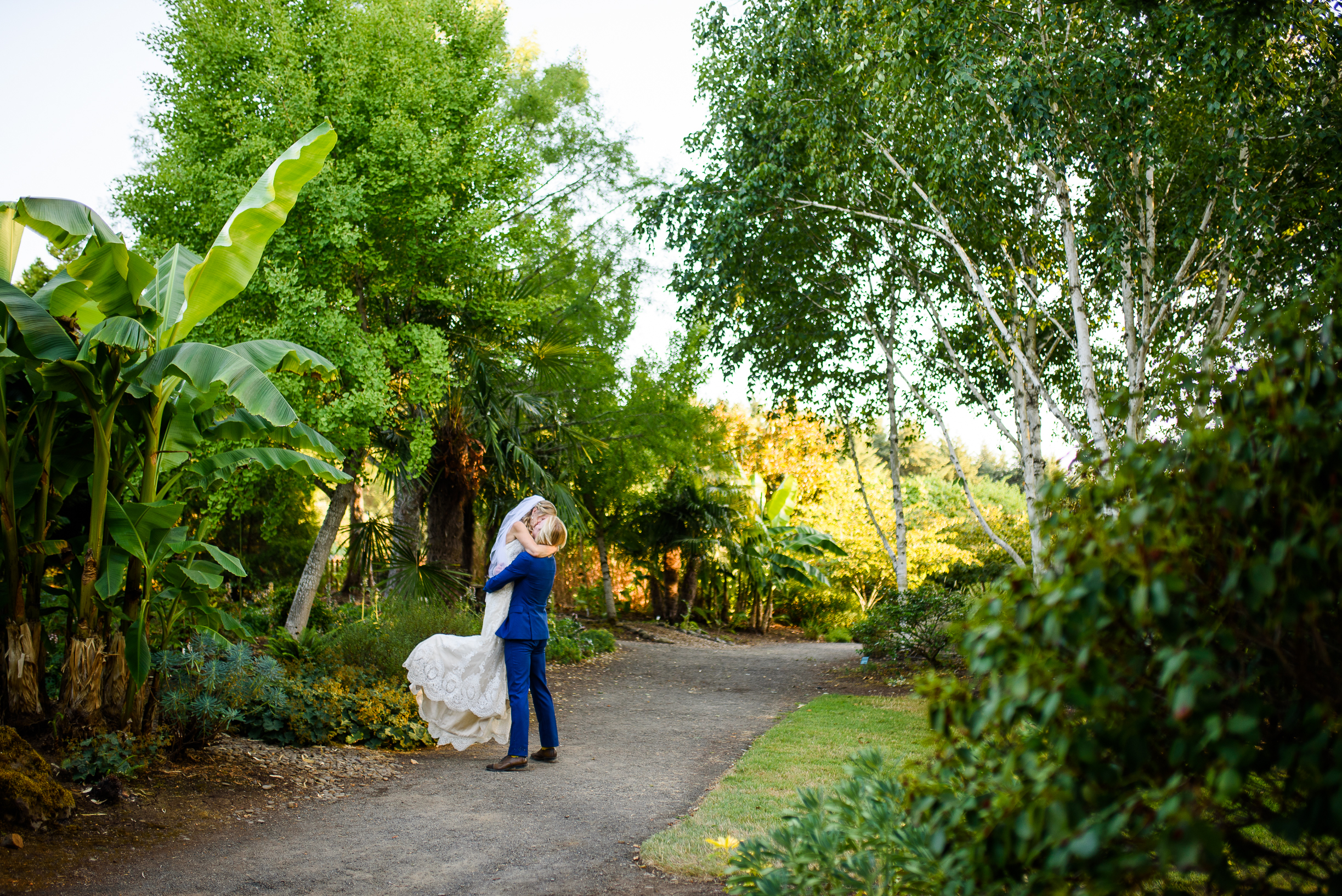 Oregon Gardens Wedding Photos (41 of 86).jpg