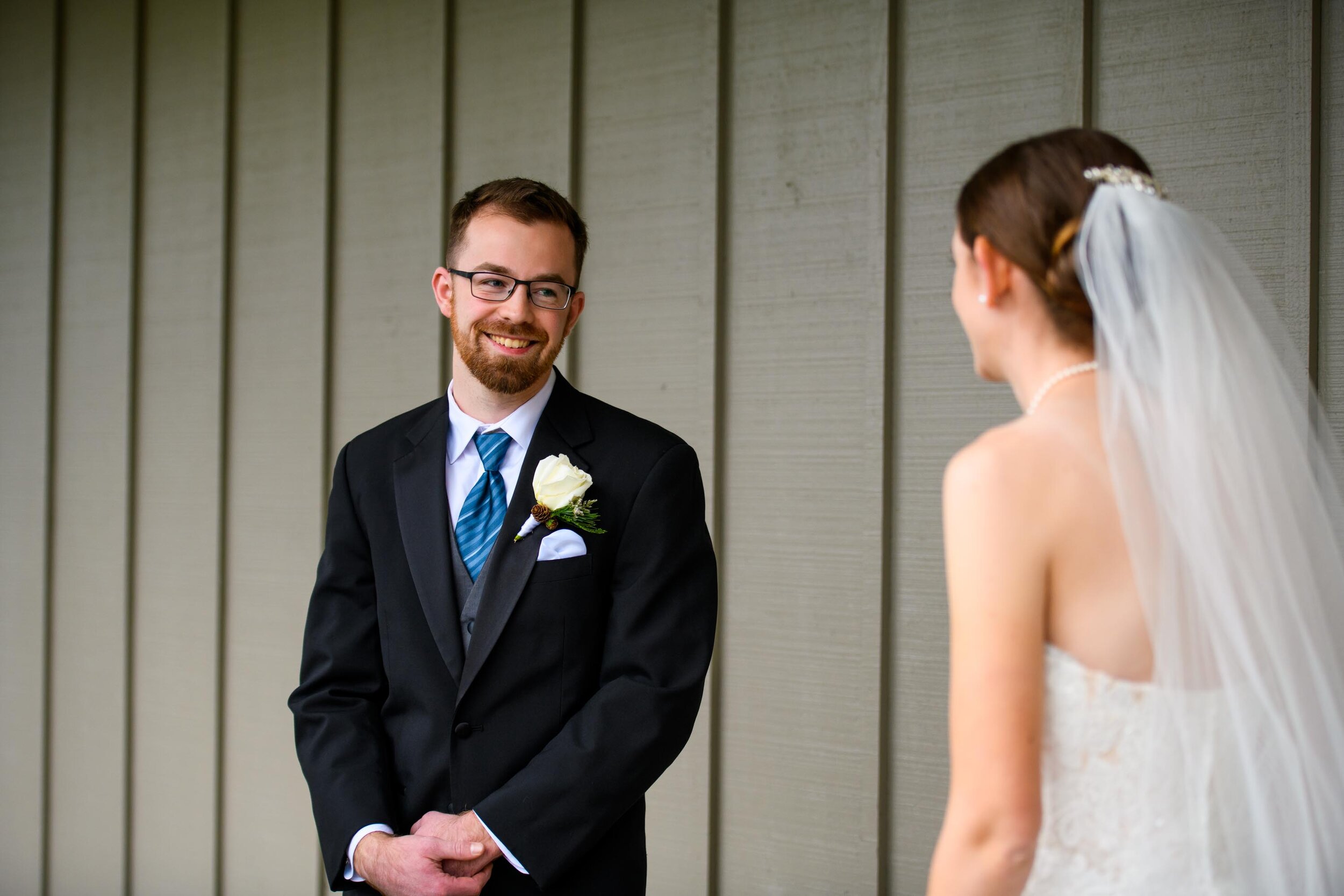 Eugene wedding photos in the rain, portland wedding photographer 15.jpg