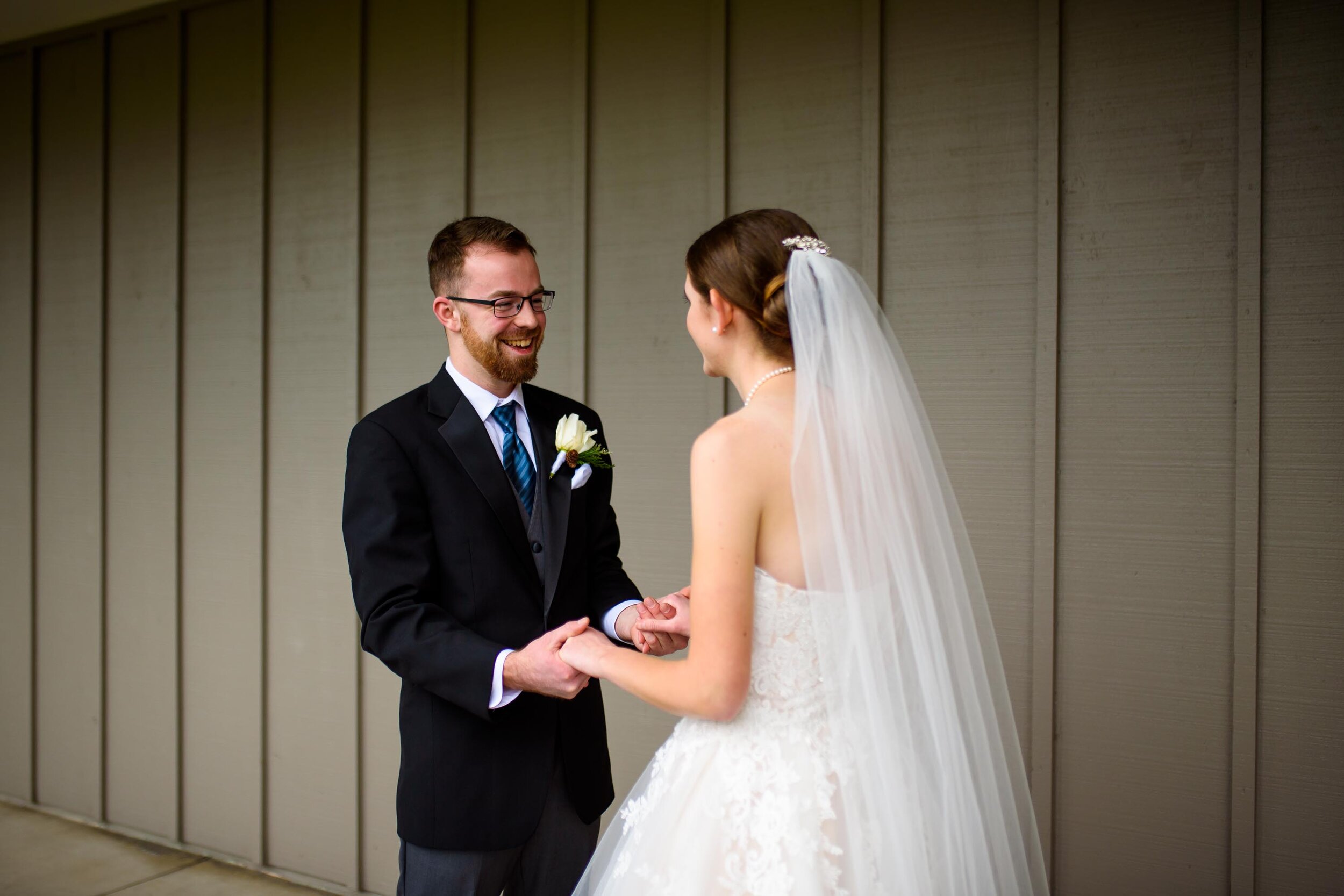 Eugene wedding photos in the rain, portland wedding photographer 17.jpg