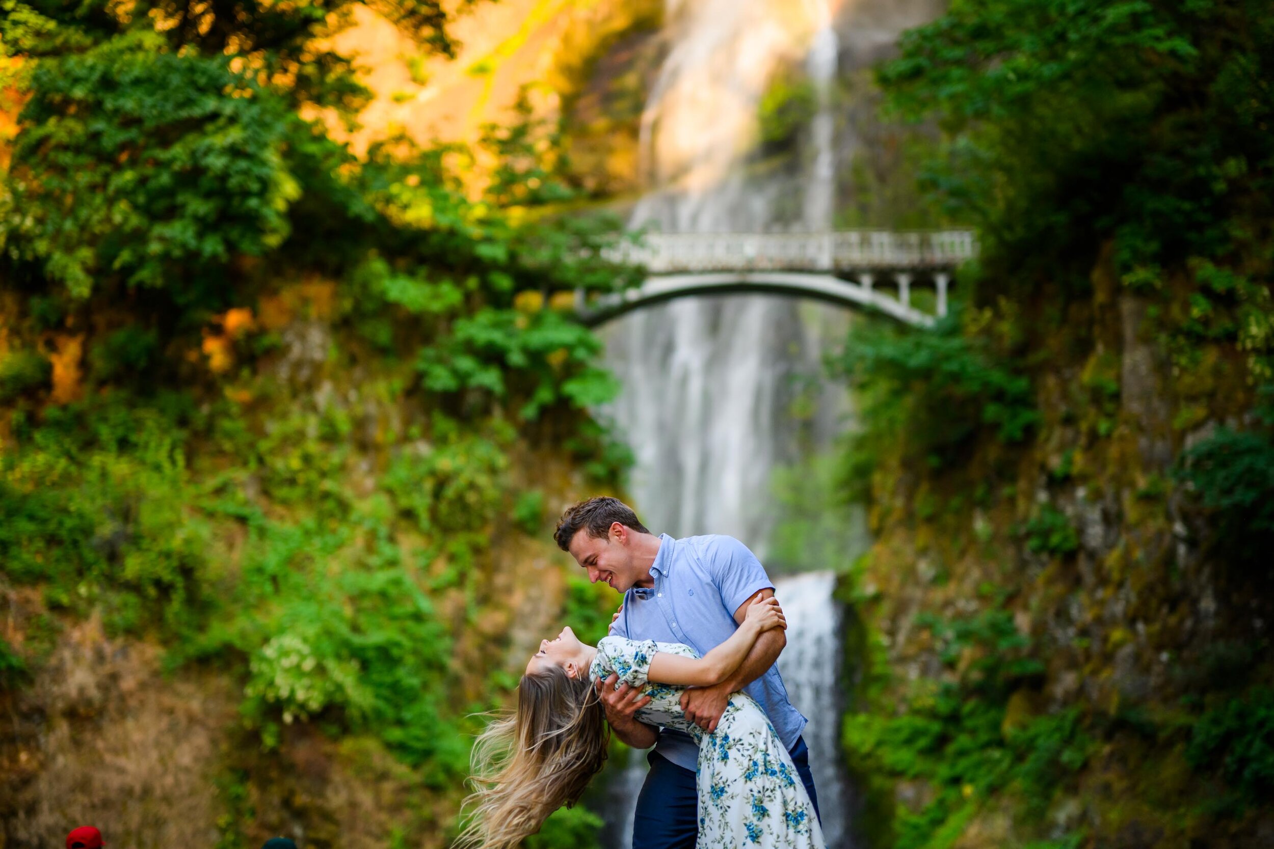 multnomah falls Engagement Photos 36.jpg