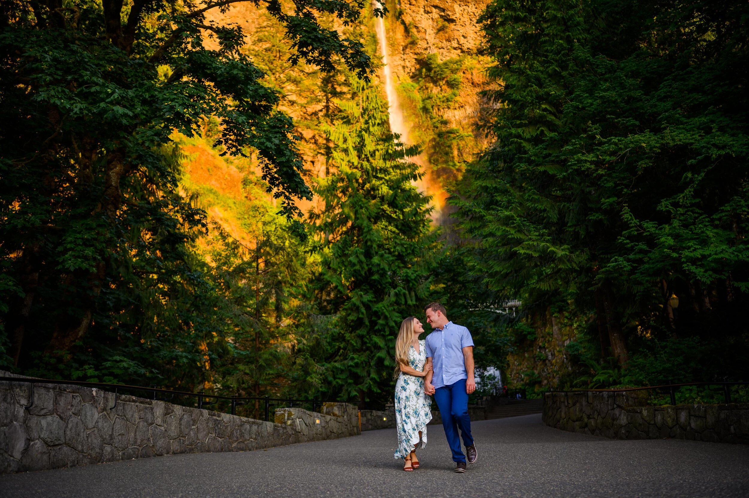 multnomah falls Engagement Photos 41.jpg