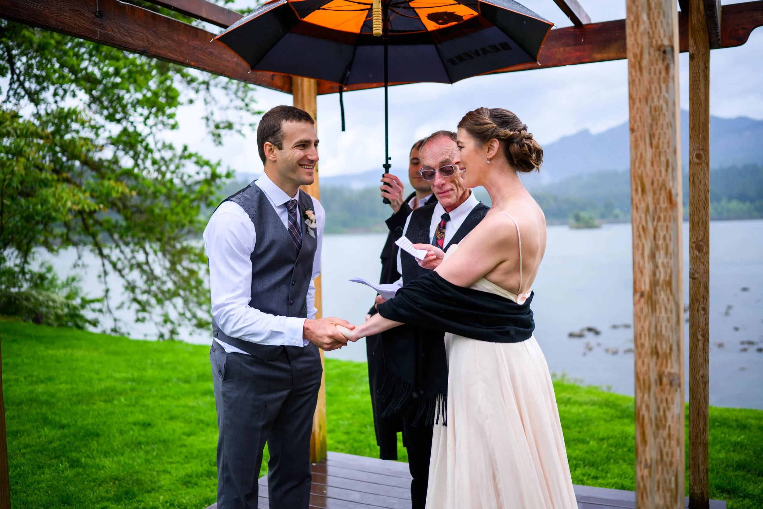 Thunder Island Wedding Photos The gorge Wedding 95.JPG