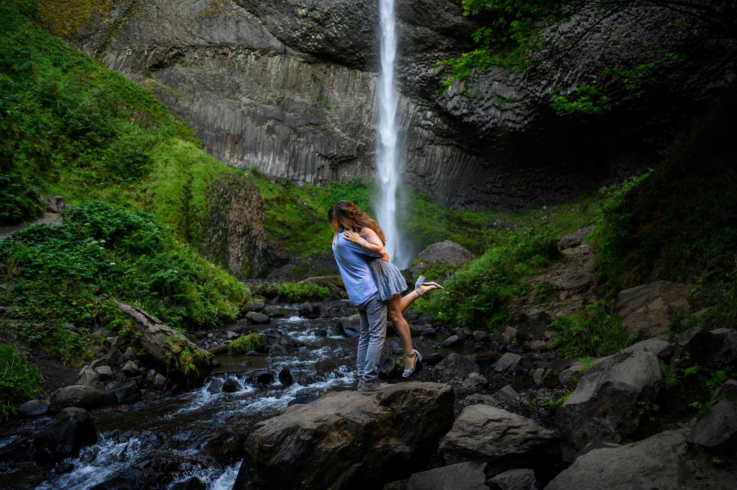 Latourell Falls Adventure Engagment Session Photos 17.JPG