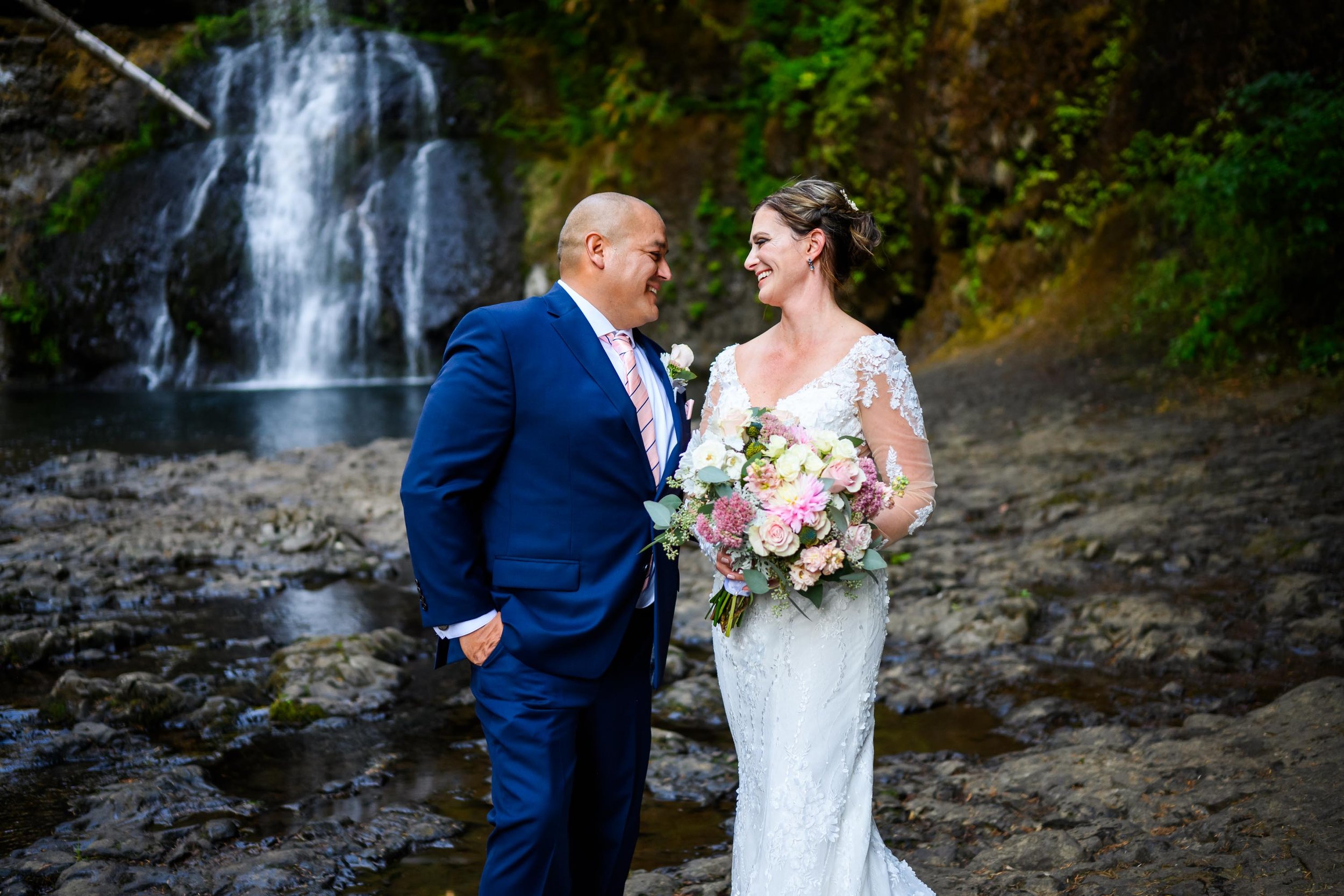 Silver FAlls Wedding Photos 27.JPG