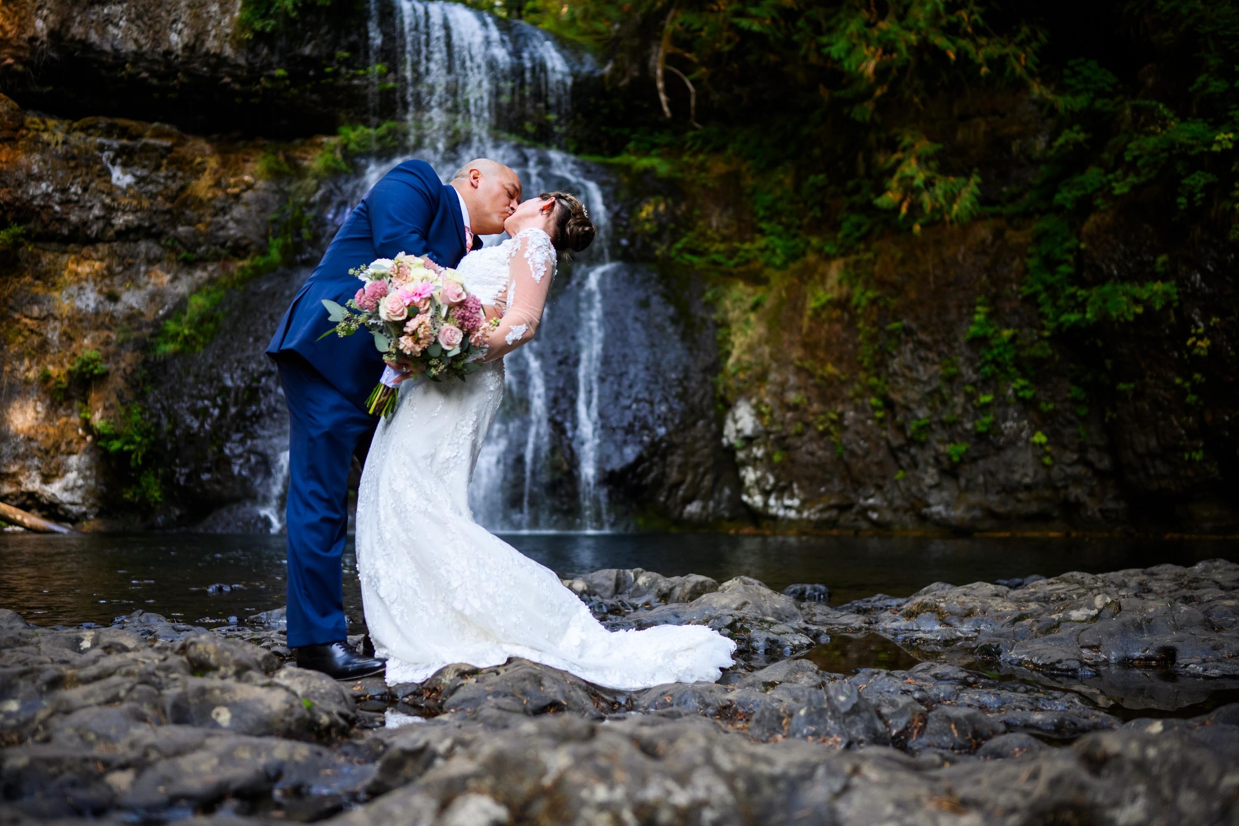 Silver FAlls Wedding Photos 38.JPG