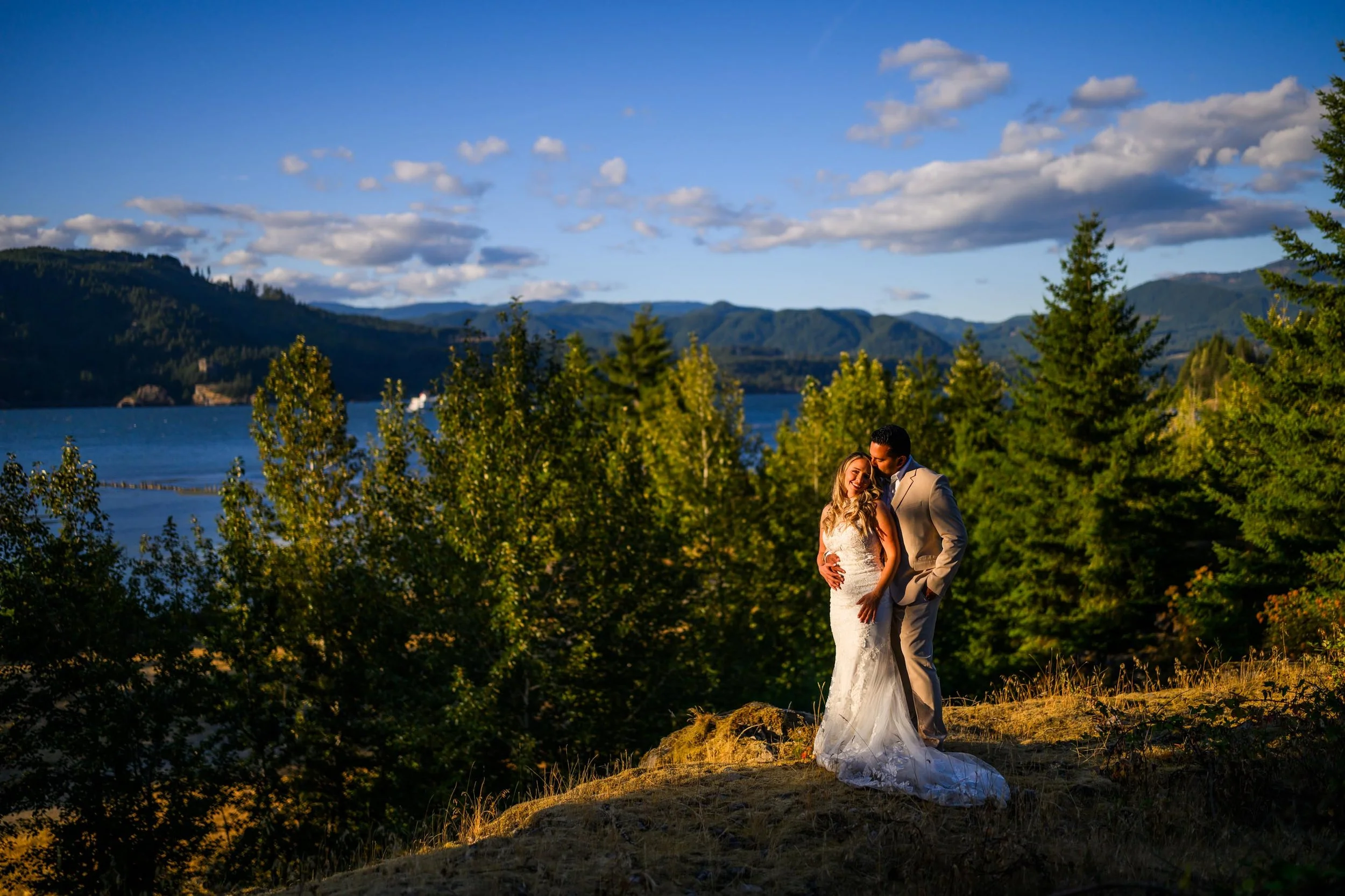 Blog Post Gorge Wedding 13.jpg