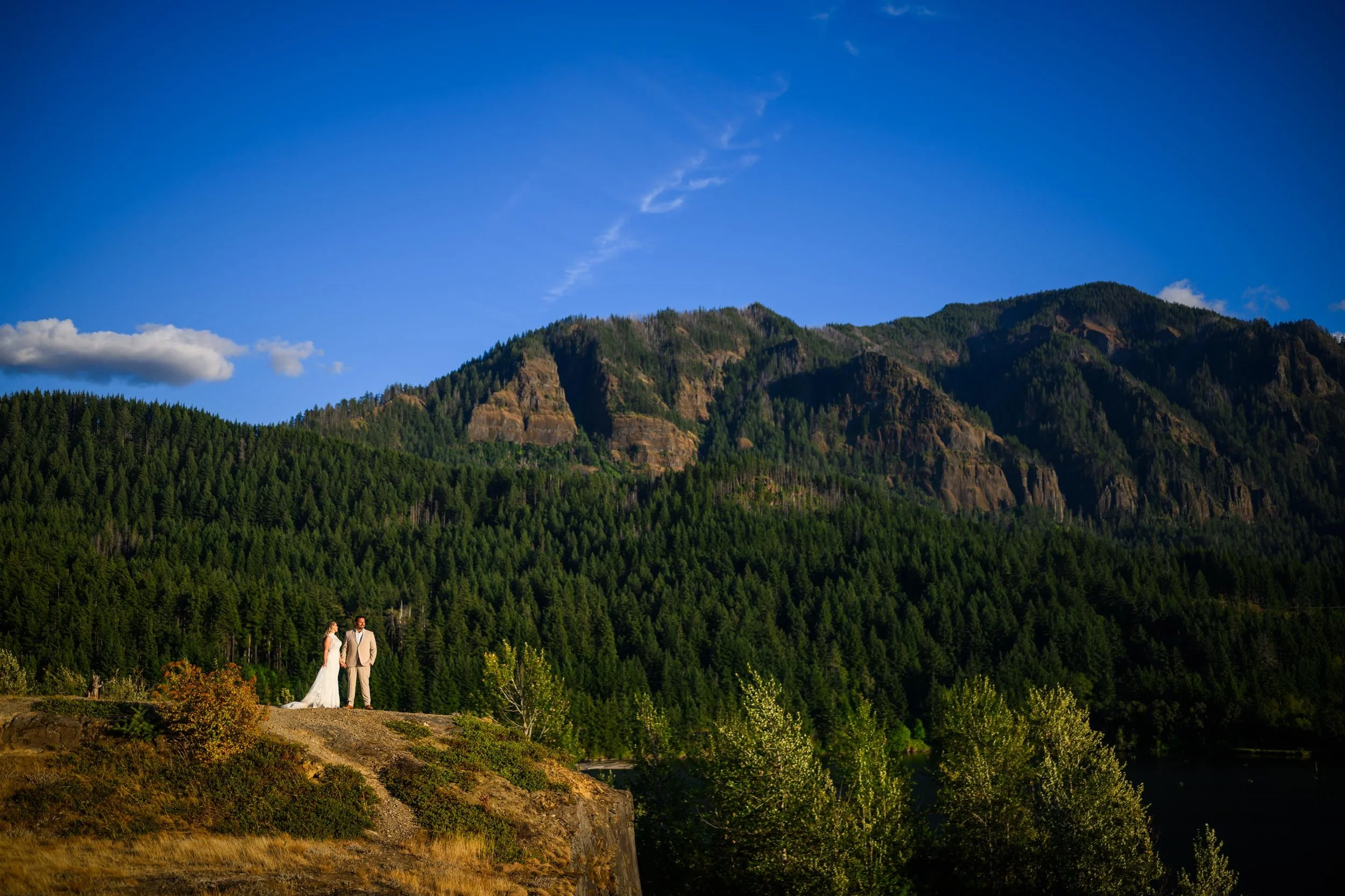 Blog Post Gorge Wedding 17.jpg