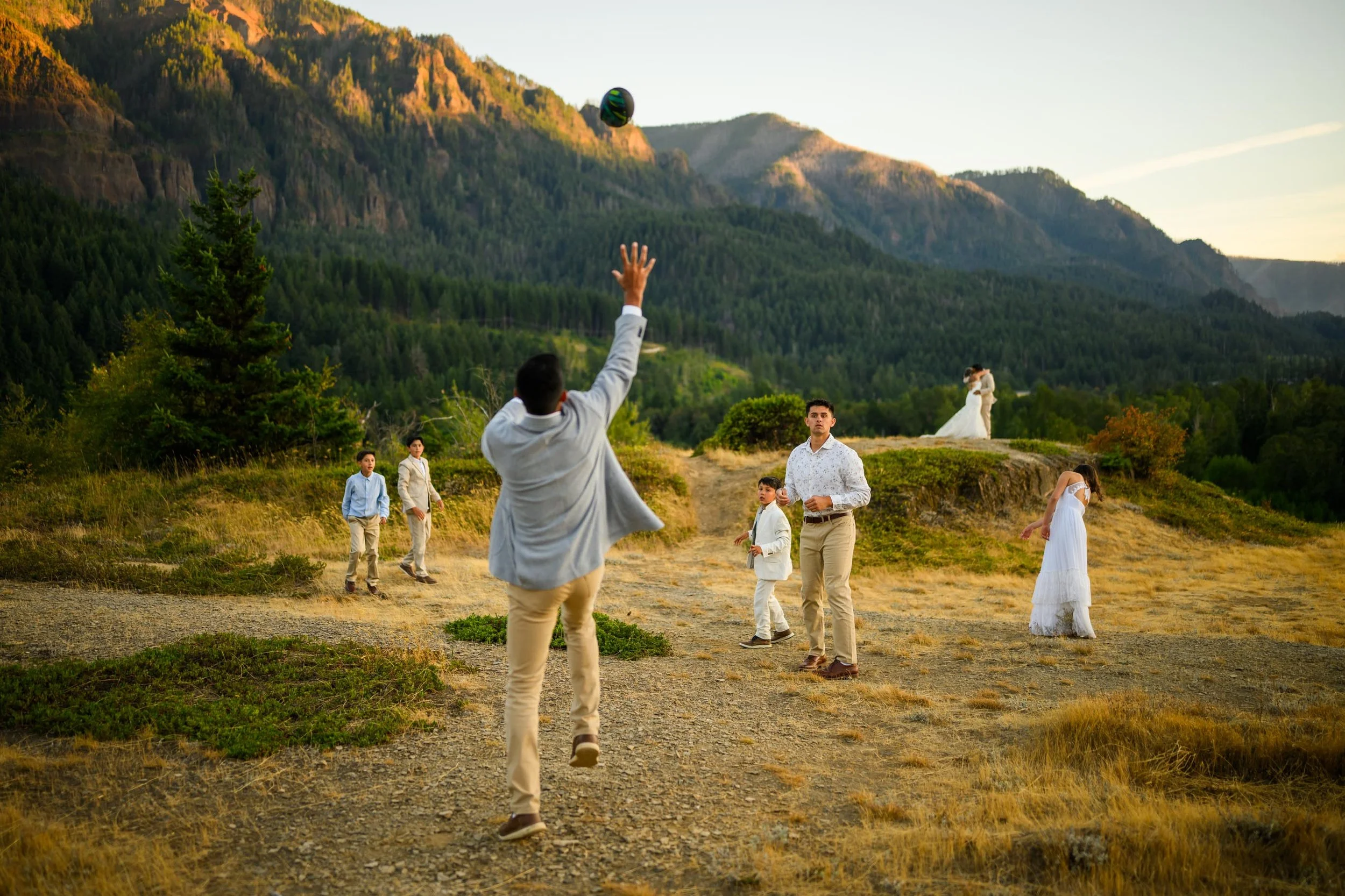 Blog Post Gorge Wedding 26.jpg