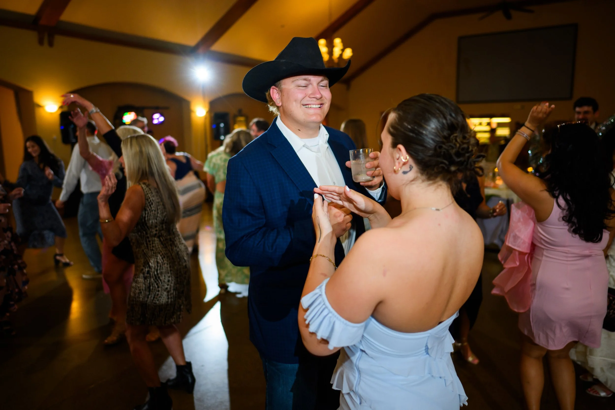 Zenith Vineyard Wedding Photos Oregon Wedding Photographer 138.jpg