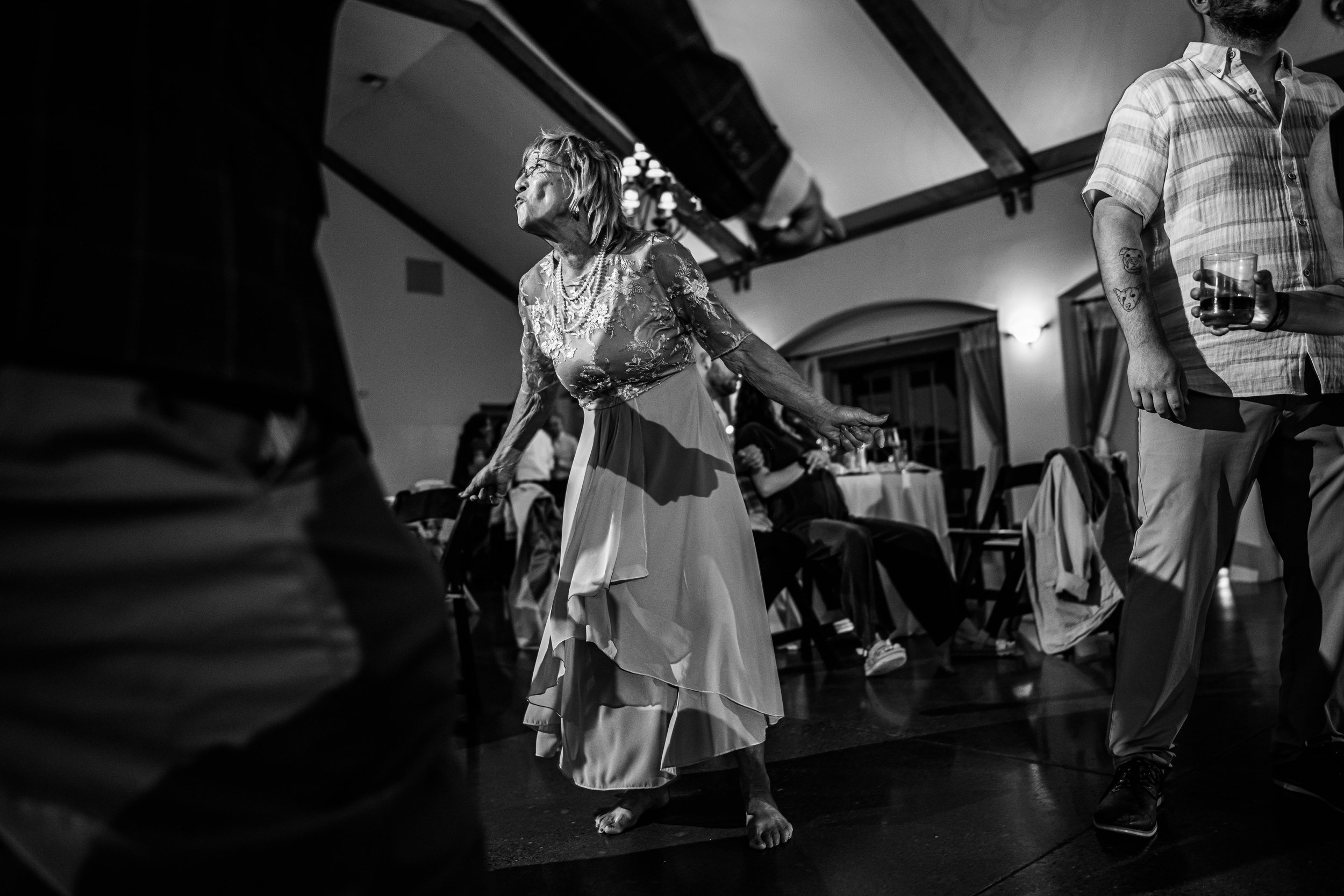 Zenith Vineyard Wedding Photos Oregon Wedding Photographer 140.jpg