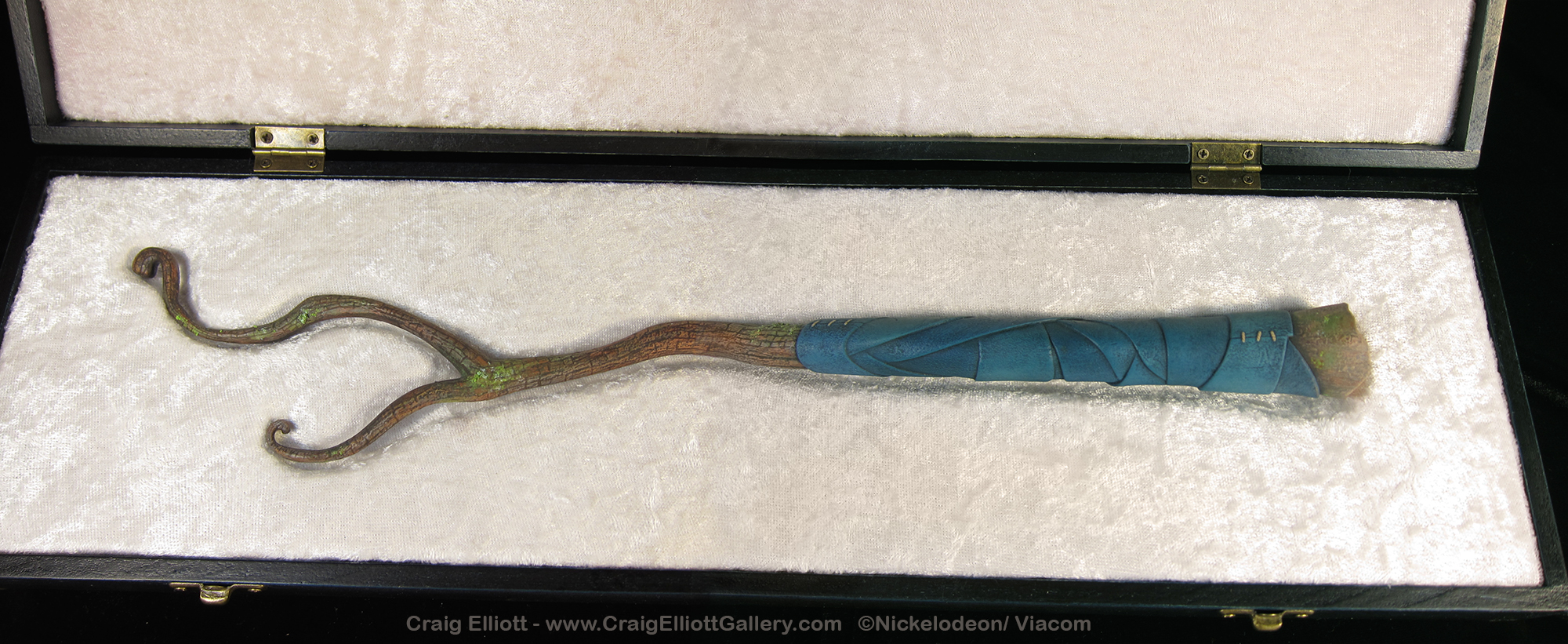Close wand in box.jpg