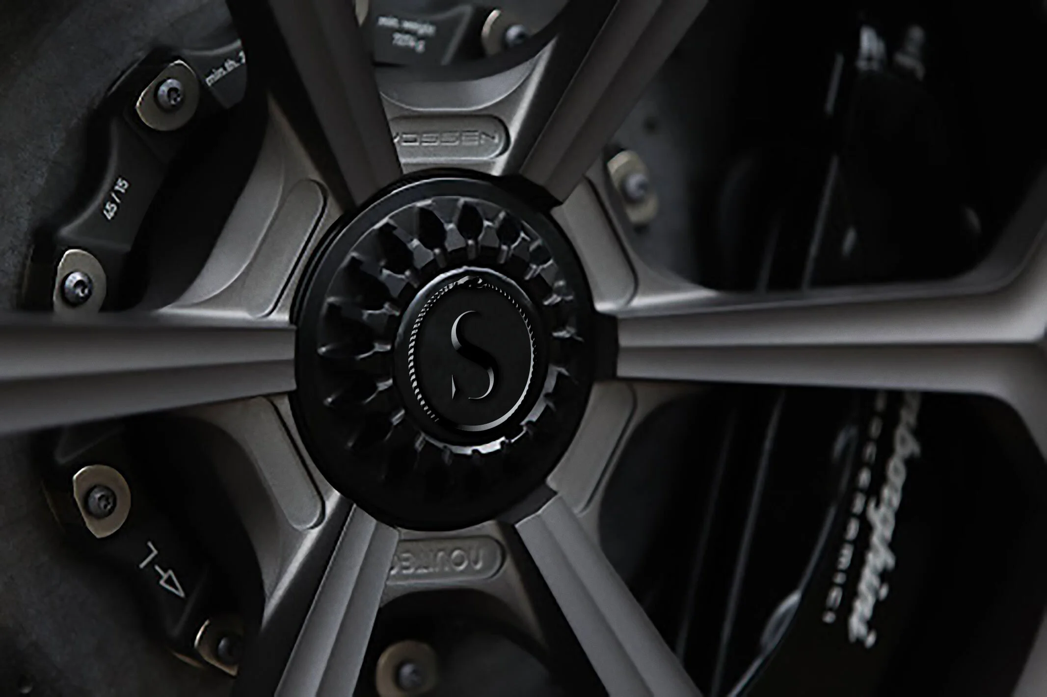 Lamboghini_wheel.jpg