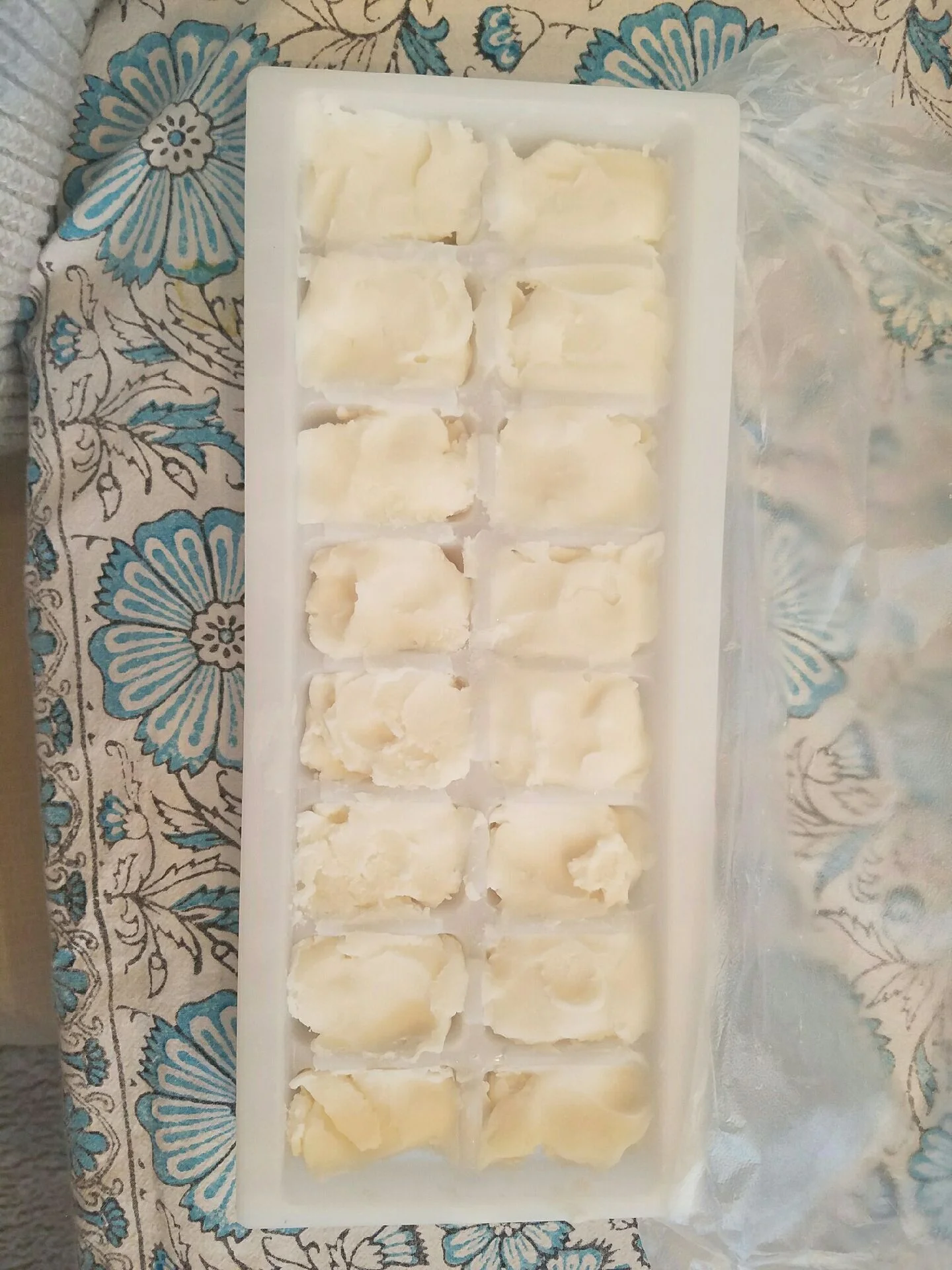 i utilize ice cubes for conveniece!