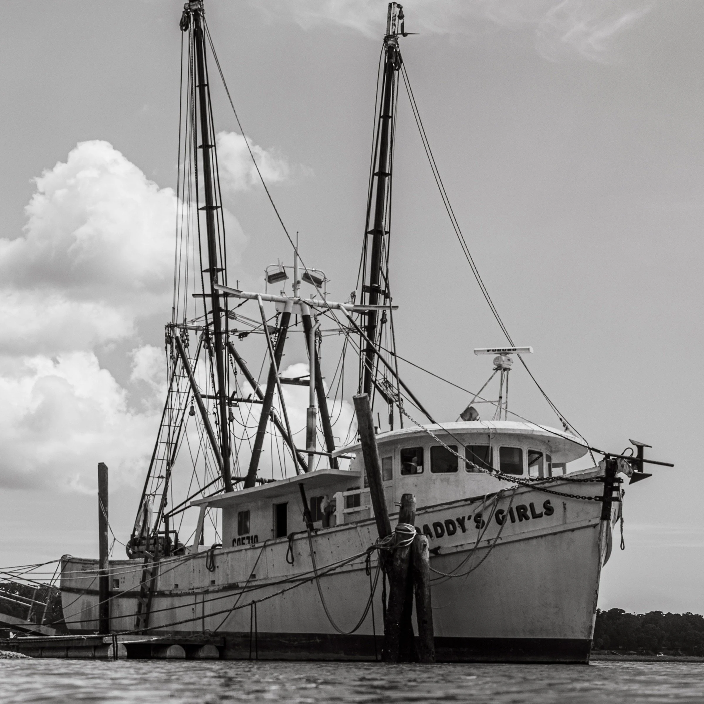 1x1-HrizukPhoto-Bluffton Oyster Factory Art-Detail-02.jpeg