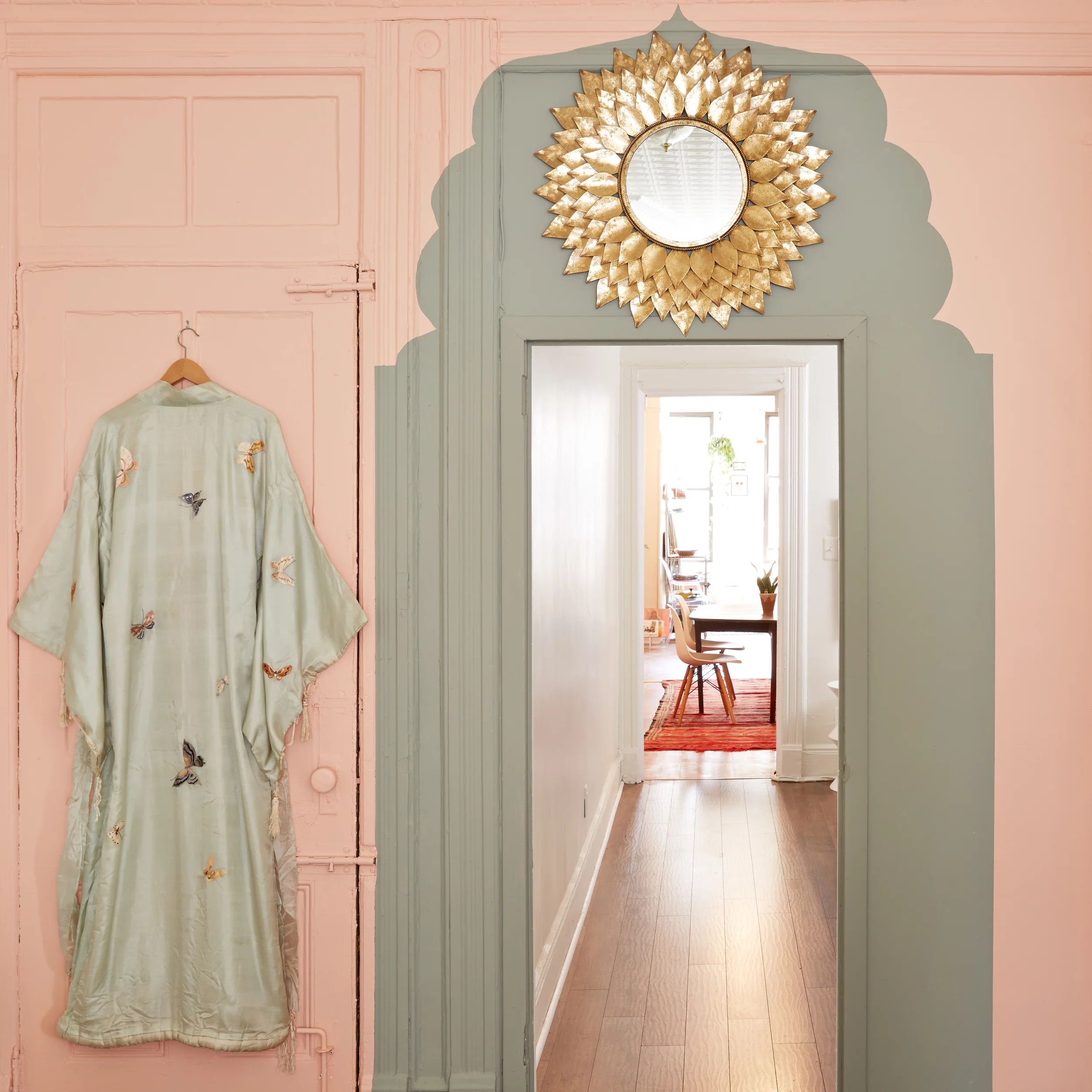 INSTA_PAINTED_DOORFRAME_1.jpg