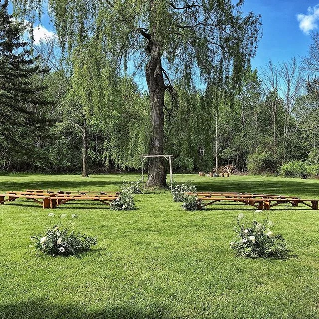 We kicked off the first weekend of summer by hosting our a wedding @thewoodhouselodge.  I especially enjoyed creating these flower arrangements on the fly. The bride ordered some cut flowers online and I put these arrangements together using a mix of