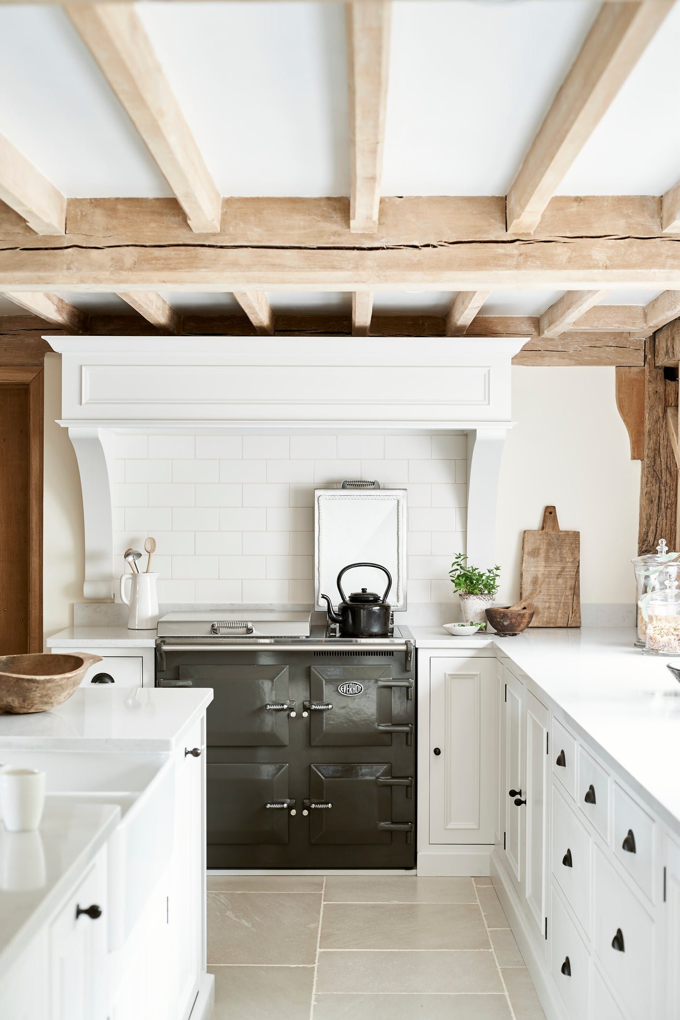 Large-Hogan-Duvall_The_Granary_Chichester_Kitchen_15_2048x2048.jpeg