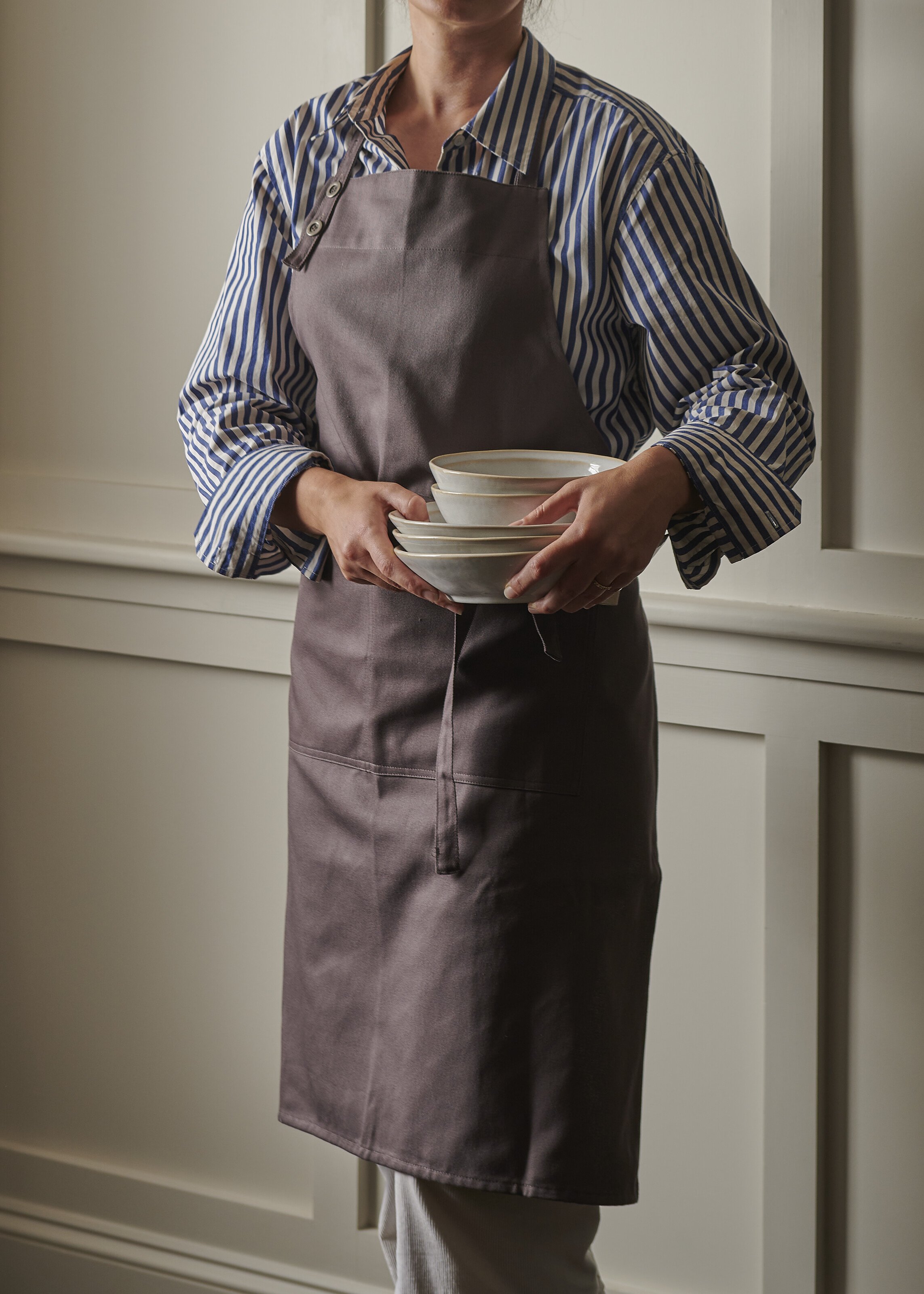 Large-Randall Apron_Walnut 03.jpg