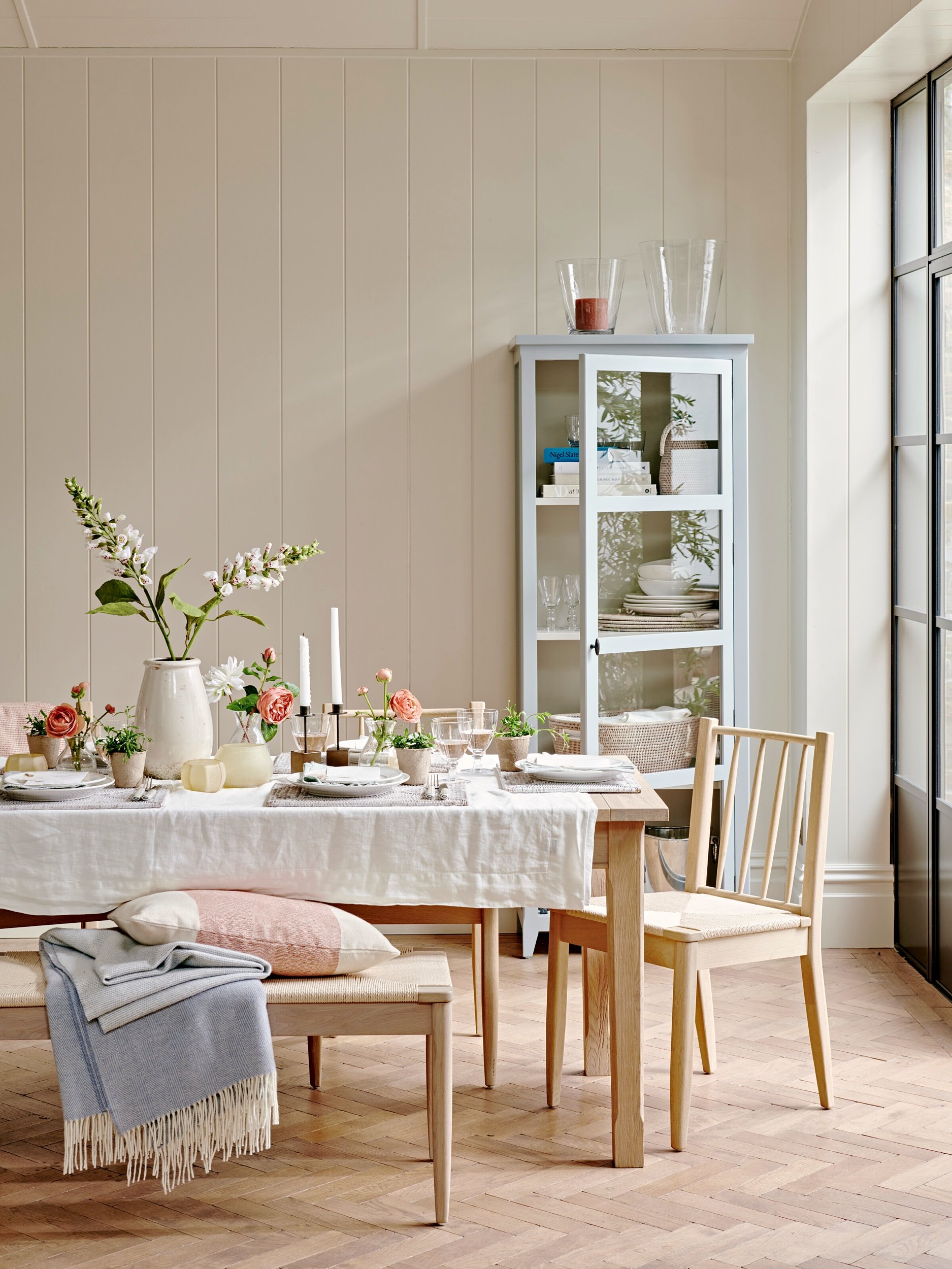 Large-Easter table GIF 6.jpeg