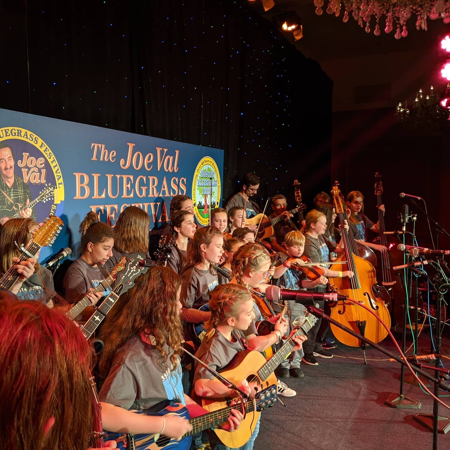 A little reminder of the fun that awaits post social distancing! As always, the kids at Joe Val Bluegrass Festival killed it this past February. Let's hope all this home time translates to practice! .
.
.
#bluegrass #kids #music #joevalbluegrassfesti