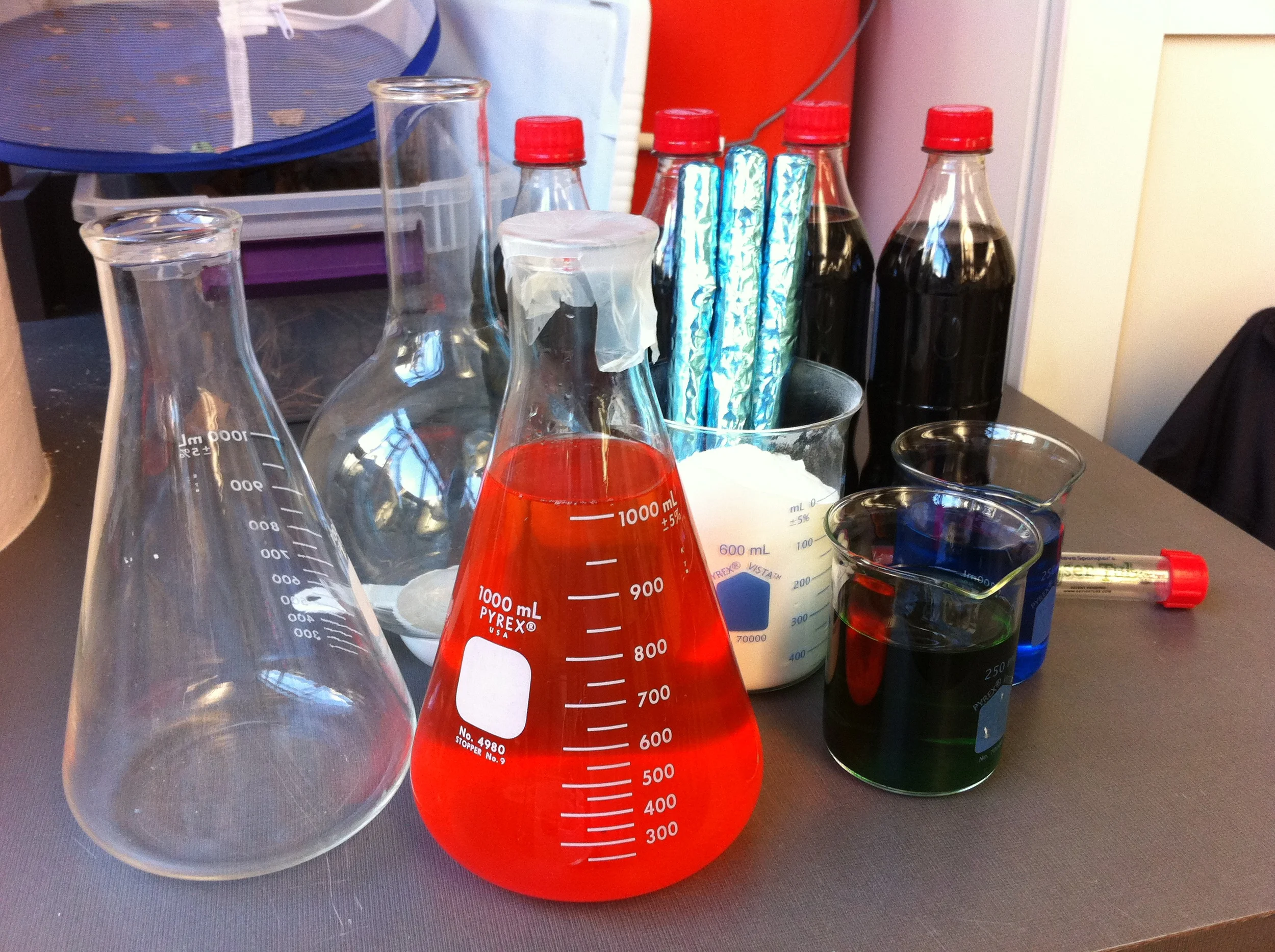 Explosions! Baking soda and vinegar volcanoes. Coke and Mentos gysers.