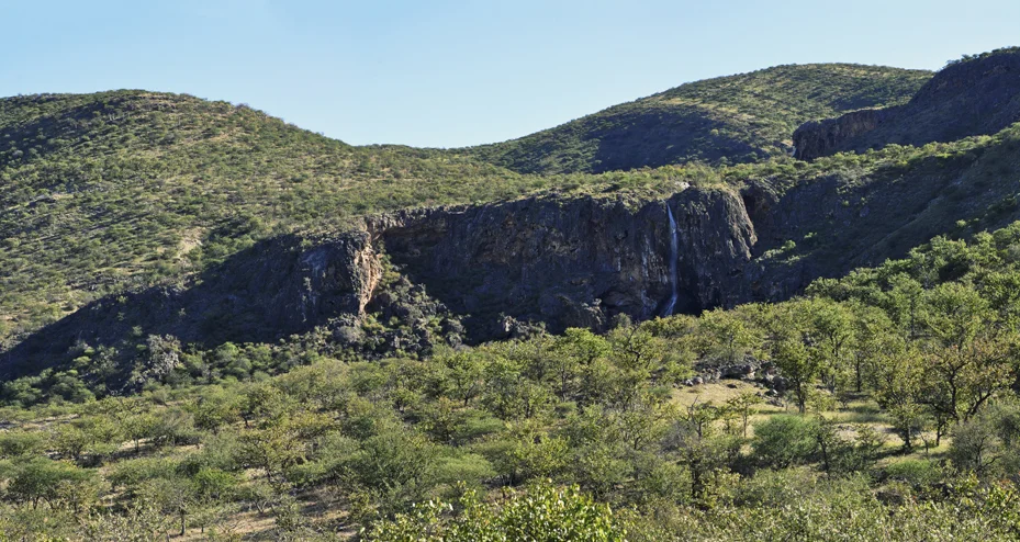_0009_Untitled_Panorama2_action16_overlay26.jpg
