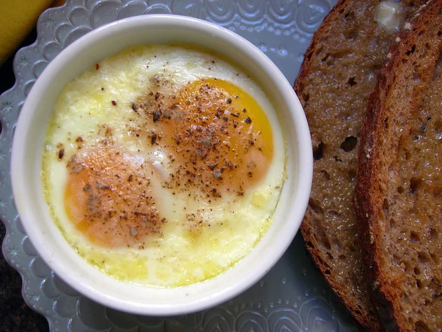 Eggs in cocotte with Green garlic and asparagus.jpg