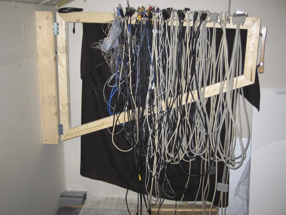 Cable Rack Wall Mount Open