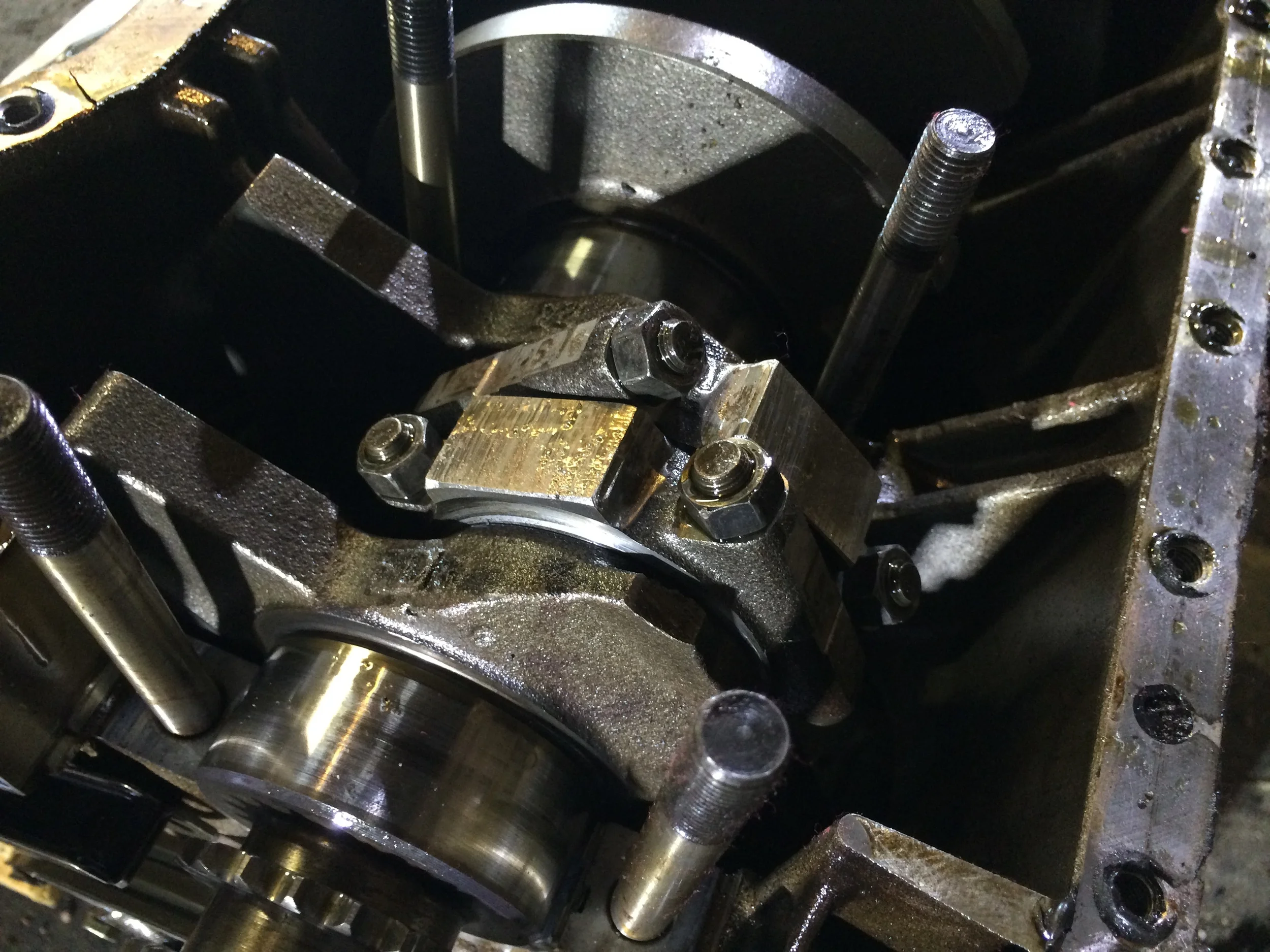Two connecting rods remain to be separated. It's just a matte rod using a wrench to take the two nuts off, and possibly prying a little to separate the end of the rod from the main part.
