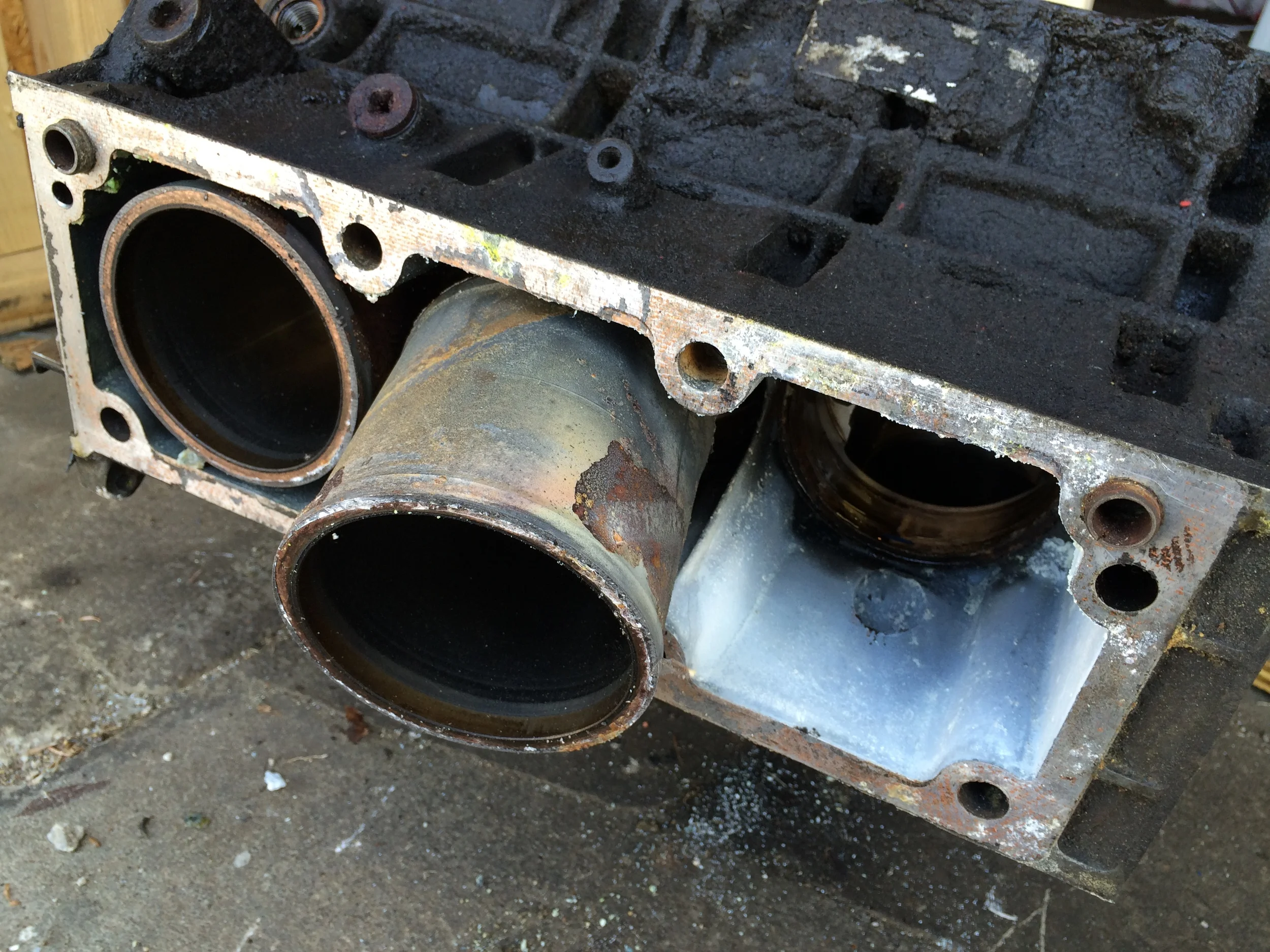 A liner loose in the block.