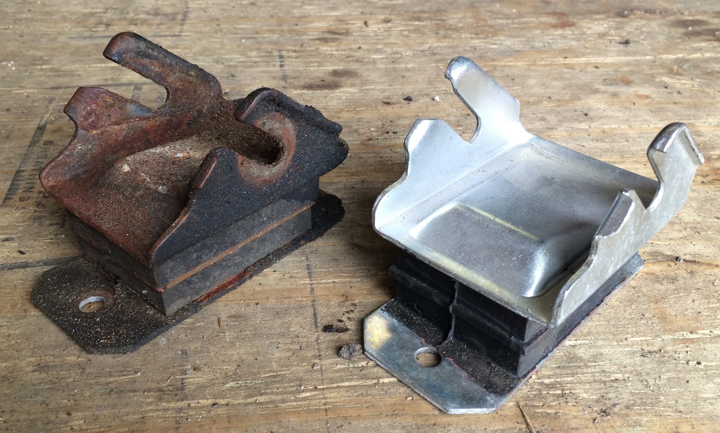 Another view of the engine mounts.