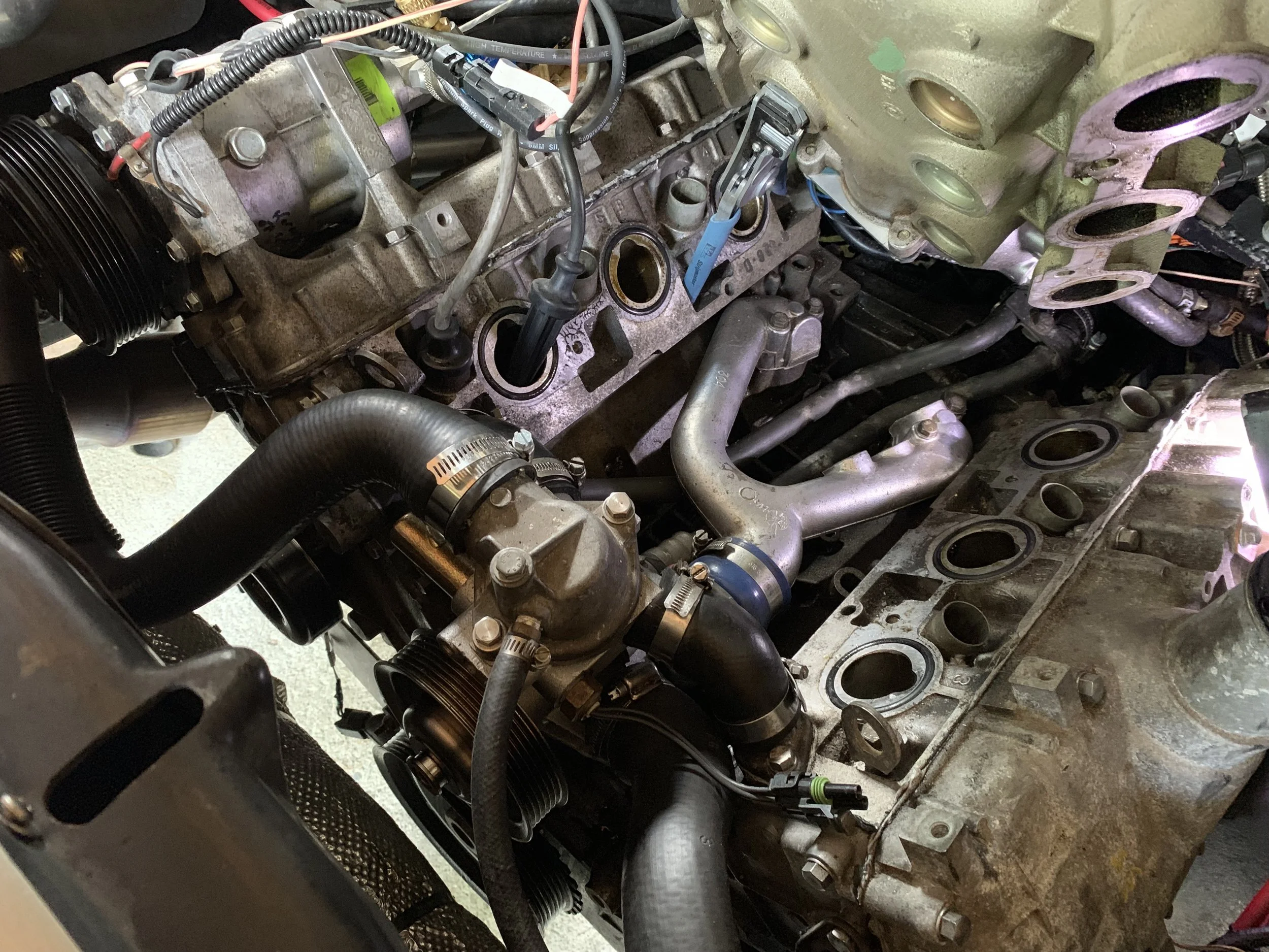 With the manifold out of the way, the plumbing can be easily seen.