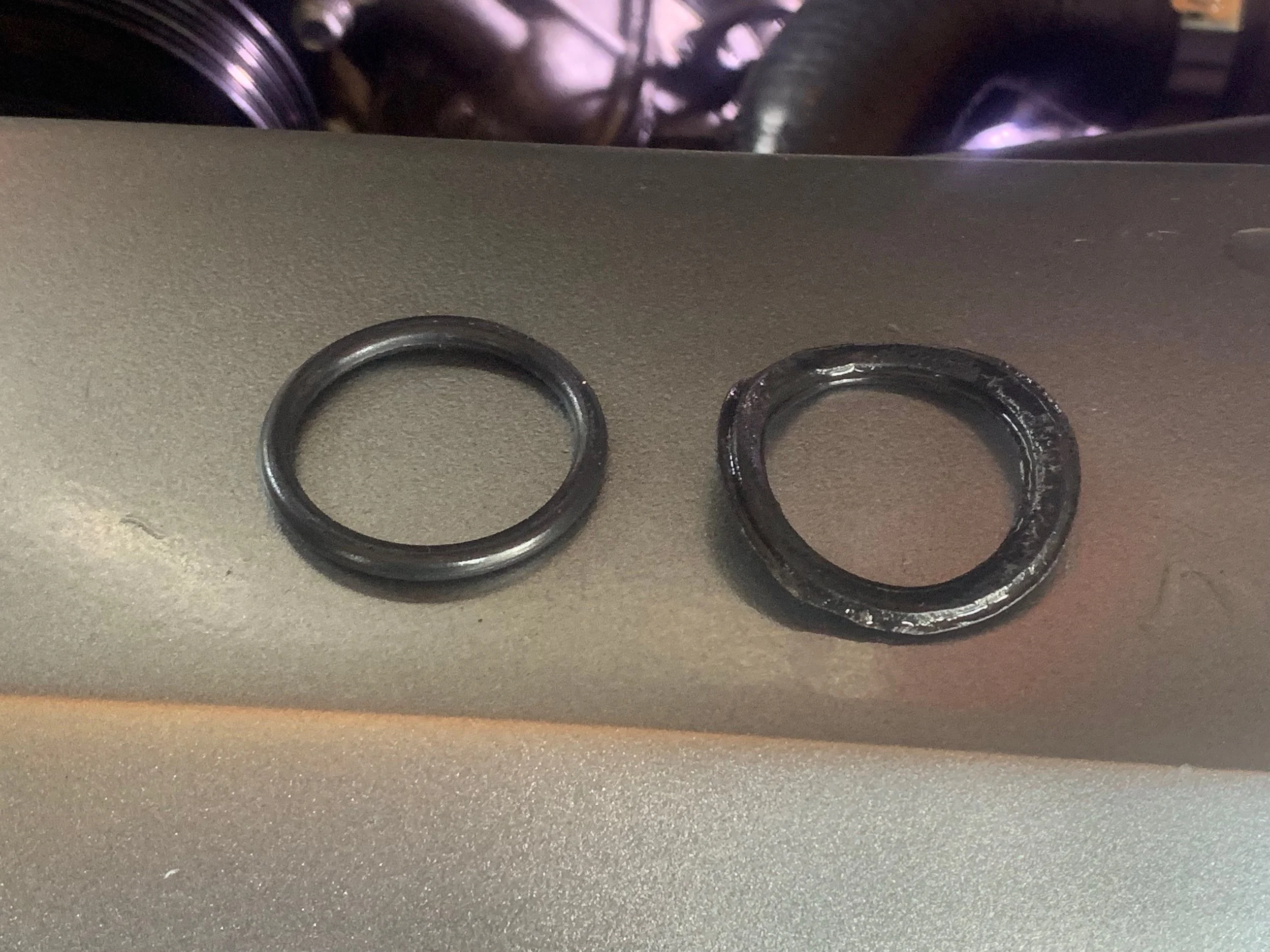 And this is why you should always replace O-rings. A new one is on the left, while an old one is on the right.