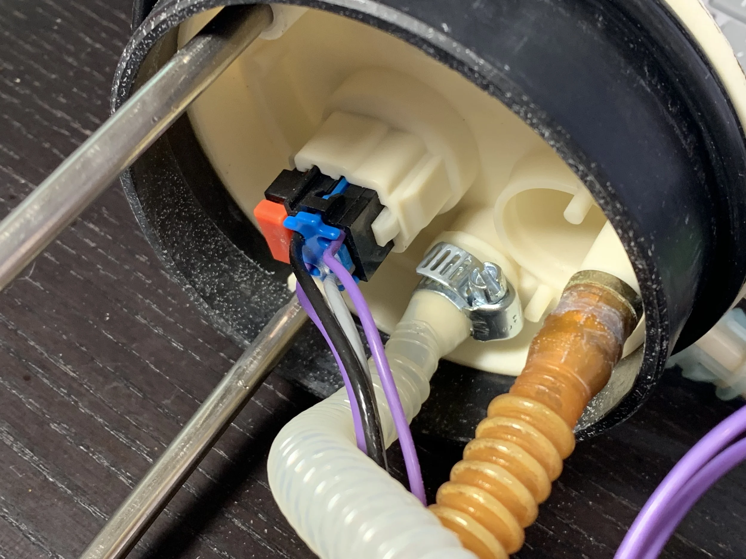 Over-heating the top hose to get it on meant that I had to resort to a hose clamp to keep it secured.