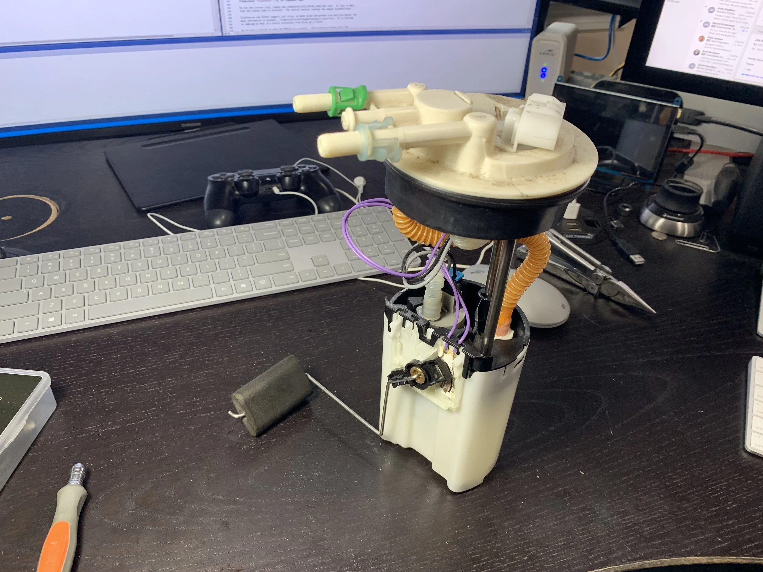 The re-assembled pump assembly, ready to be installed. Too bad it didn’t work.
