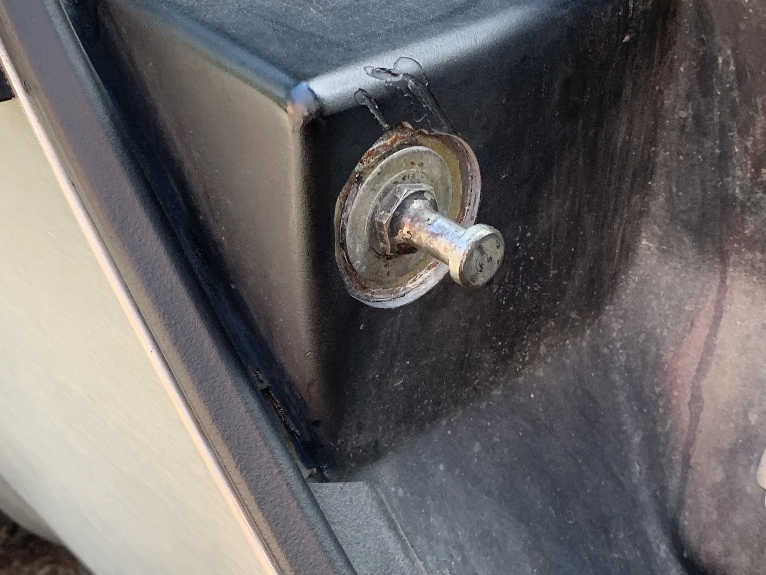 I have only the one washer on the back, and the recess in the fiberglass was more important here for pin placement.