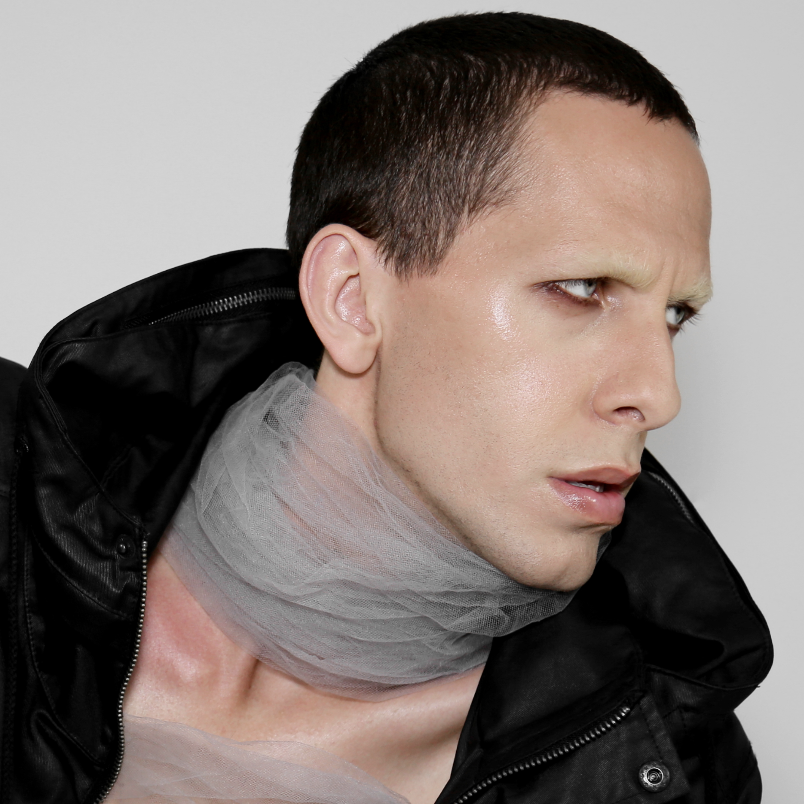 Mens Dewy Makeup