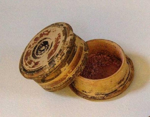 Corinthian-pyxis.jpg