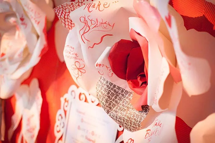 8.red-roses-juvenilehalldesign.com-blog.jpg