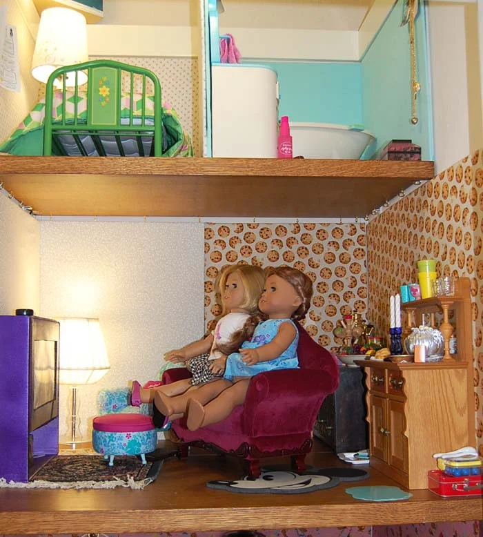 3.bathroom-dolls-juvenilehalldesign.com-blog.jpg