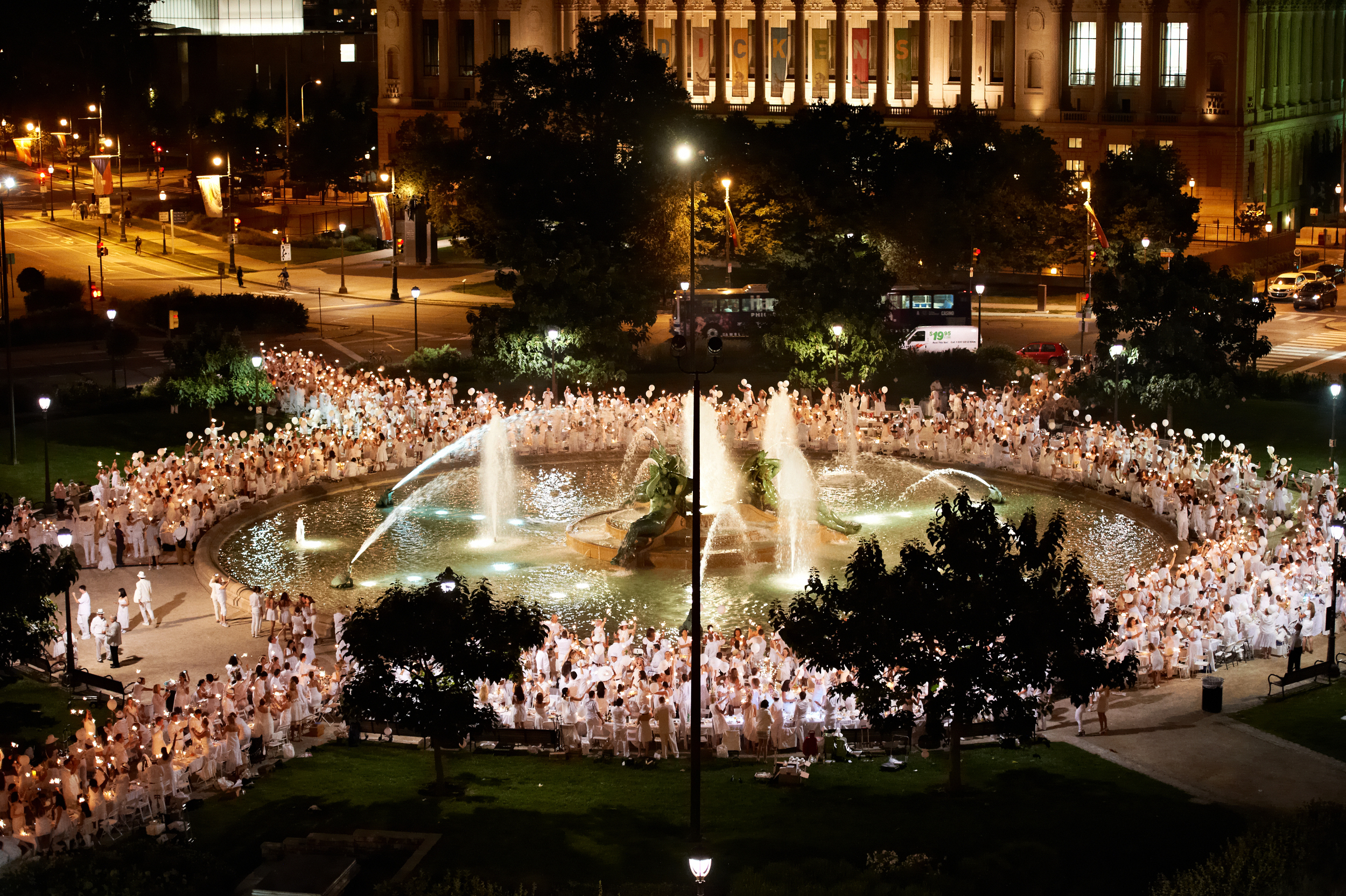 Diner_an_Blanc_Philadelphia_2012_forPRINT_285.jpg