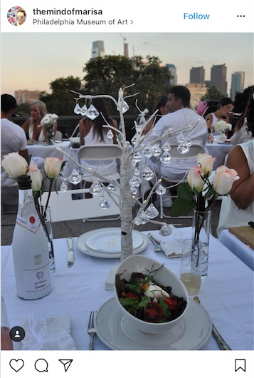 This centerpiece features a hanging glass tree, a real eye catcher!